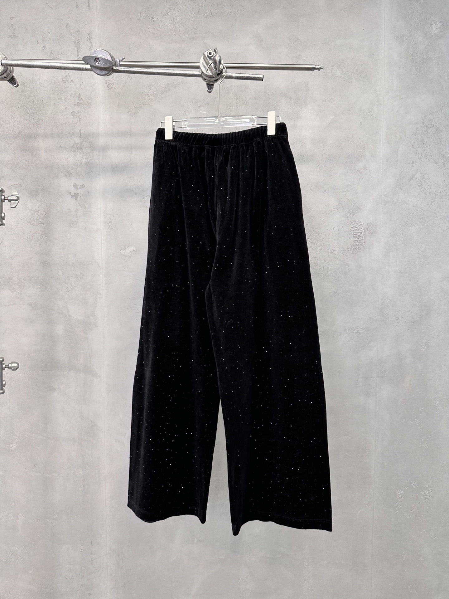 克罗心 ｜ 新款休闲裤，成衣洗水烫钻工艺，进口蜡染丝绒面料，休闲时尚，尺码sml