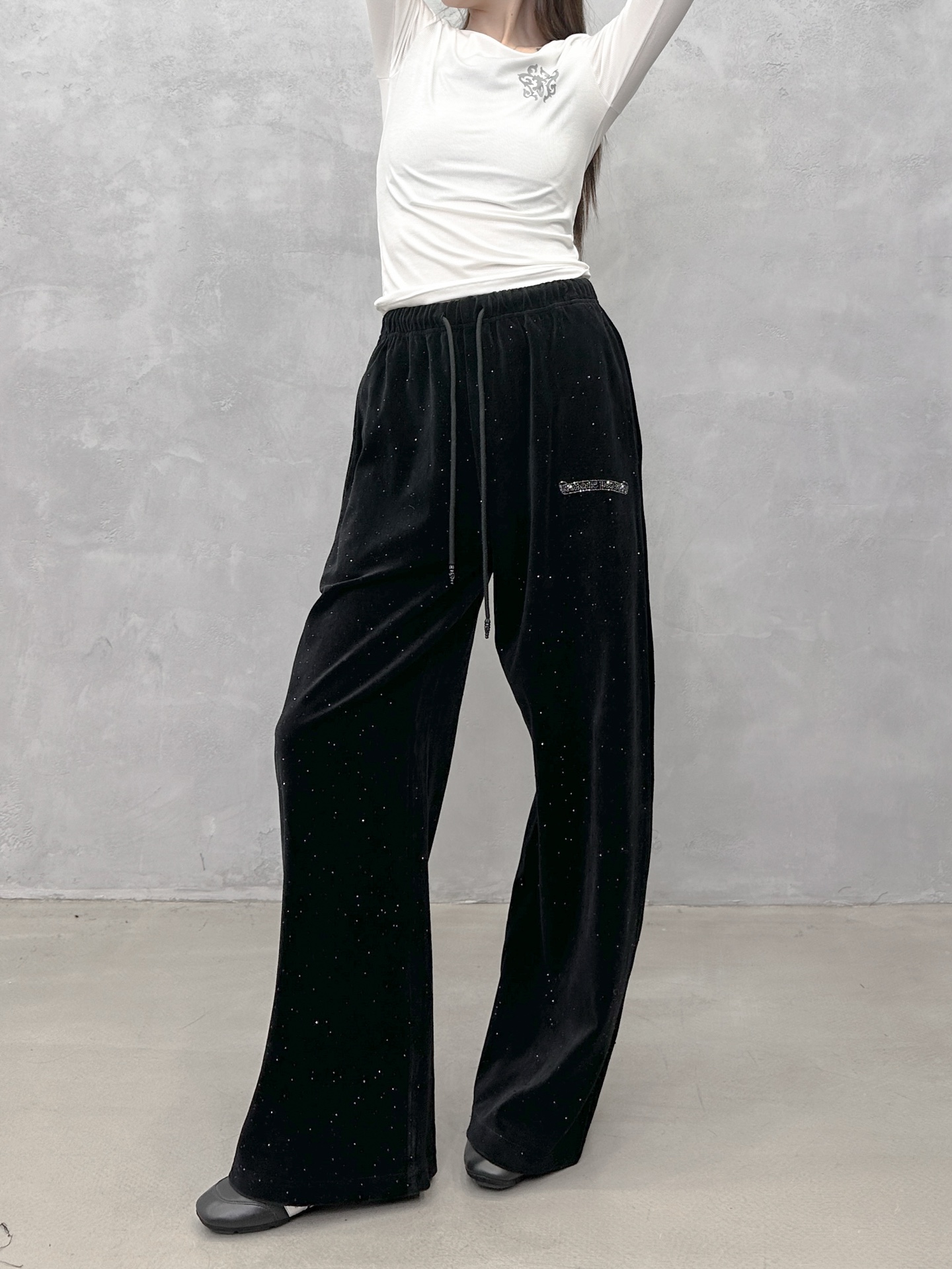 克罗心 ｜ 新款休闲裤，成衣洗水烫钻工艺，进口蜡染丝绒面料，休闲时尚，尺码sml