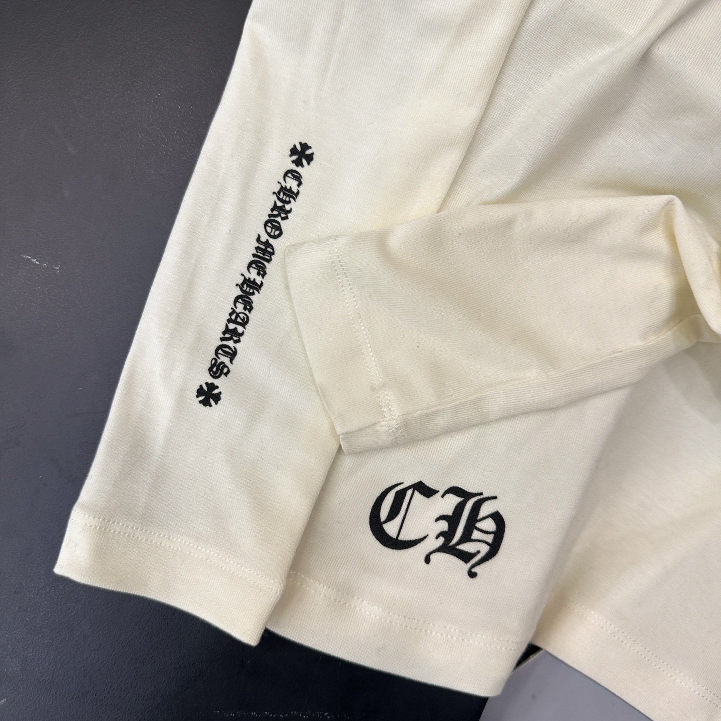 克罗心 ｜ 新款长袖打底，成衣洗水加多处印花工艺，莱赛尔羊毛面料亲肤感超强，尺码sml