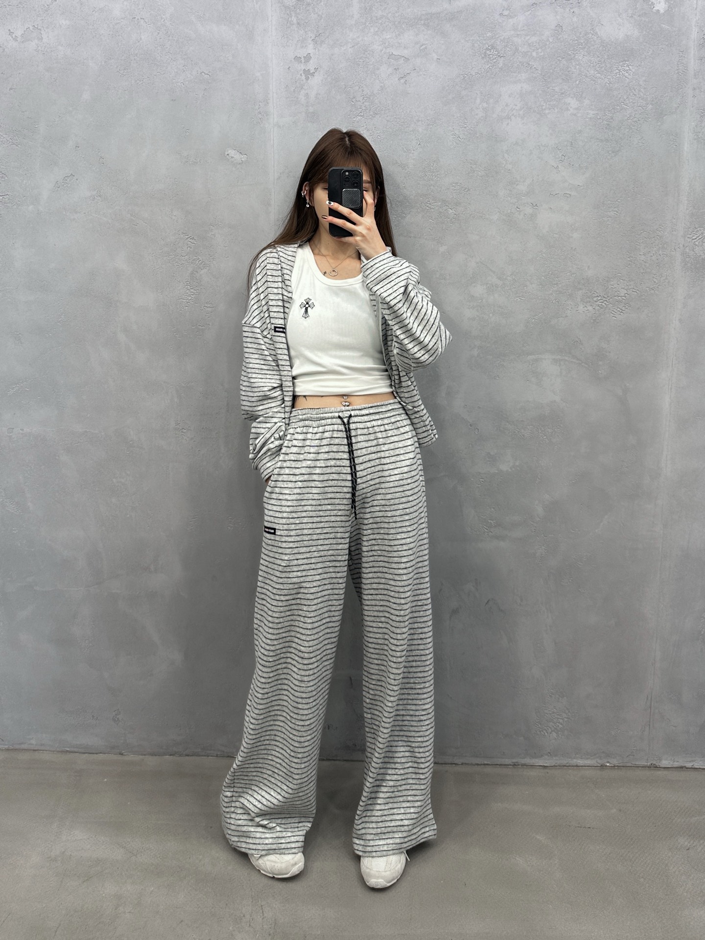 Miu ｜ 新款休闲裤，经典刺绣标，羊毛混纺条纹面料，时尚休闲，尺码sml