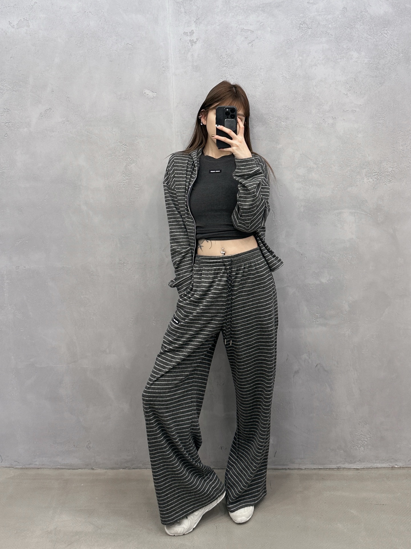 Miu ｜ 新款休闲开衫，经典刺绣标，羊毛混纺条纹面料，时尚休闲，尺码sml