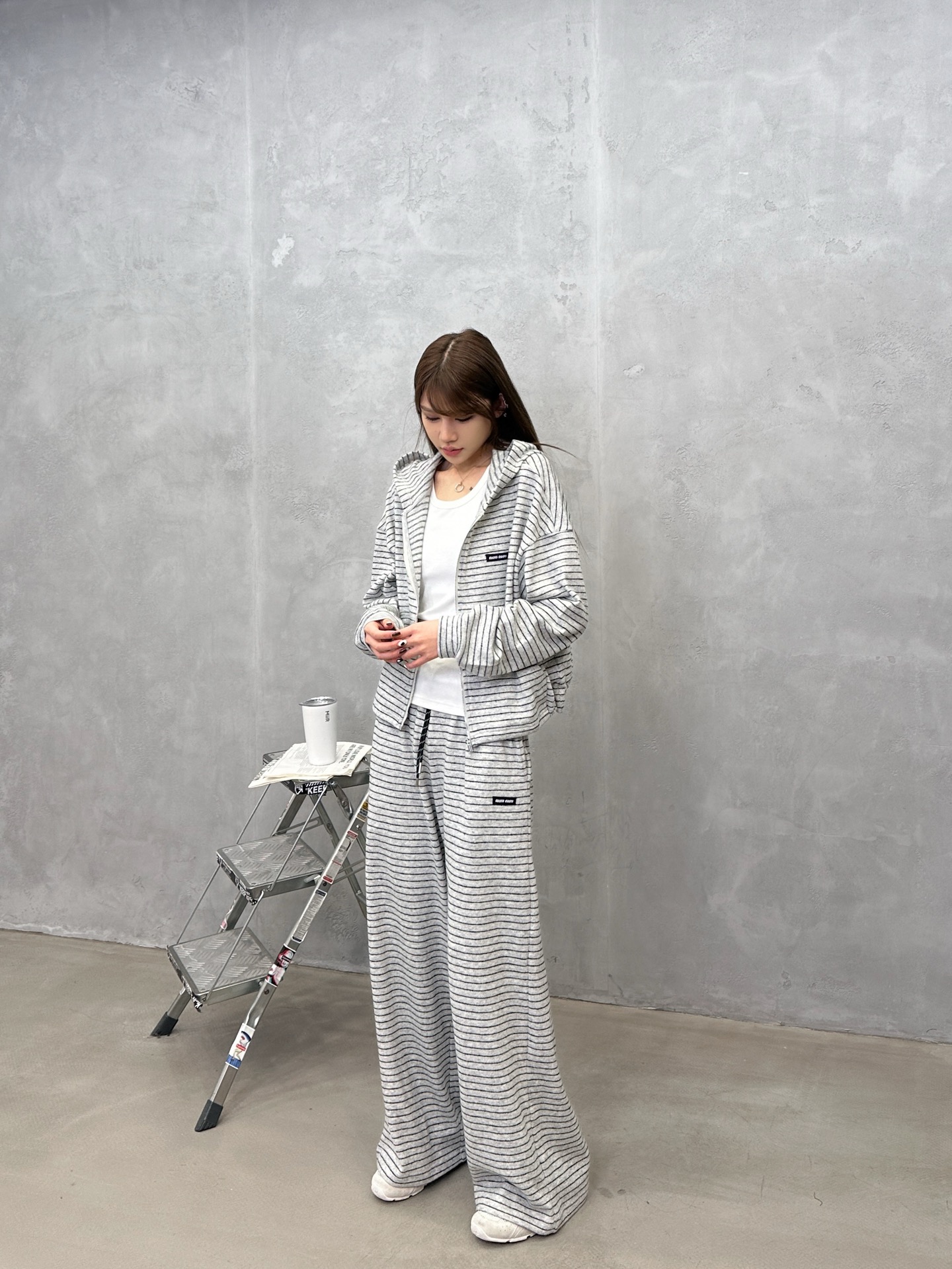 Miu ｜ 新款休闲开衫，经典刺绣标，羊毛混纺条纹面料，时尚休闲，尺码sml