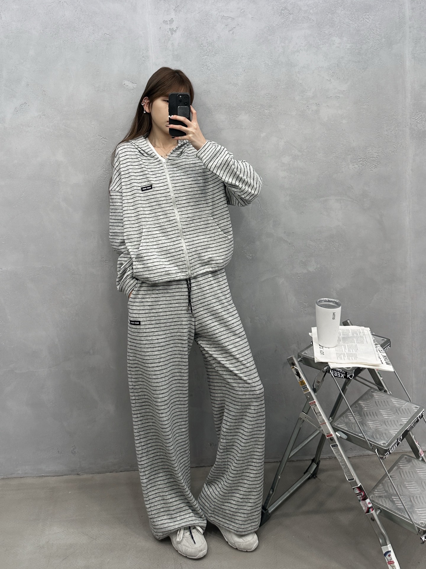 Miu ｜ 新款休闲开衫，经典刺绣标，羊毛混纺条纹面料，时尚休闲，尺码sml