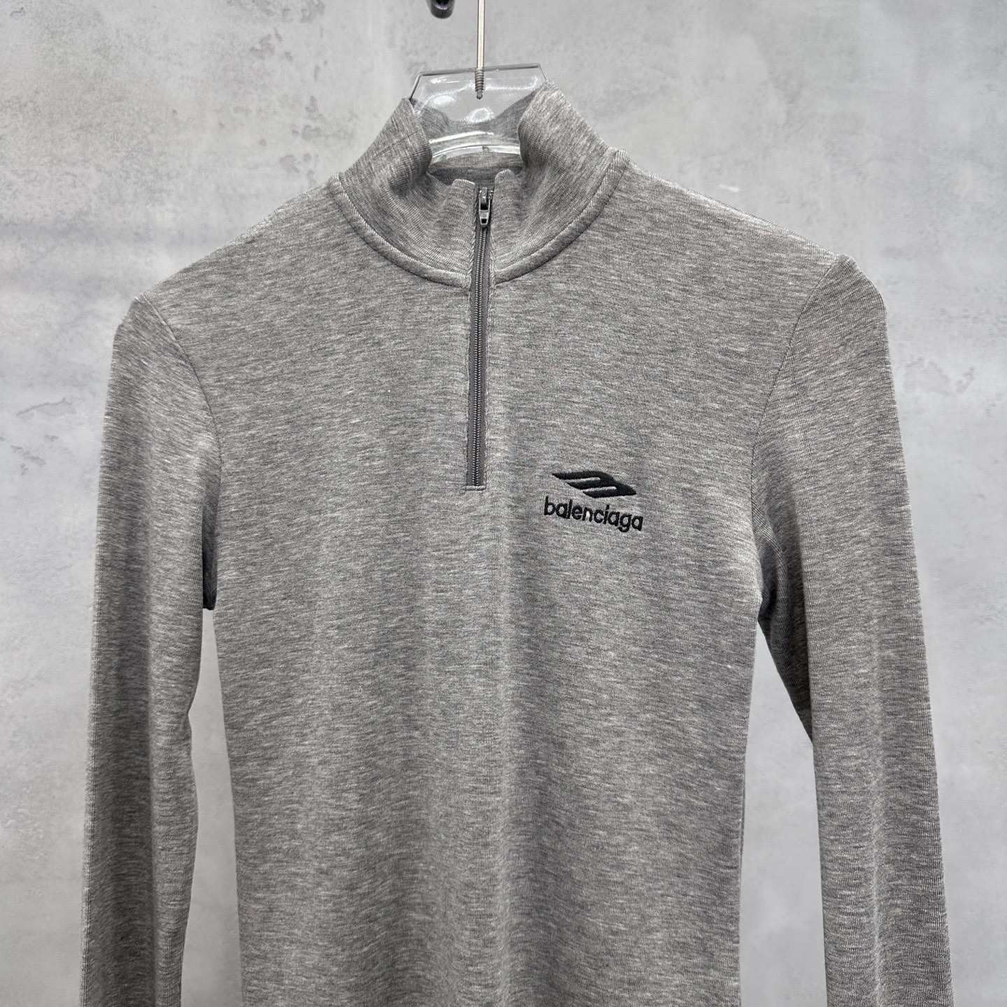 巴黎 ｜ 新款长袖打底，日本进口天丝羊毛混纺保暖面料，全身多处经典刺绣标，休闲时尚，尺码sml