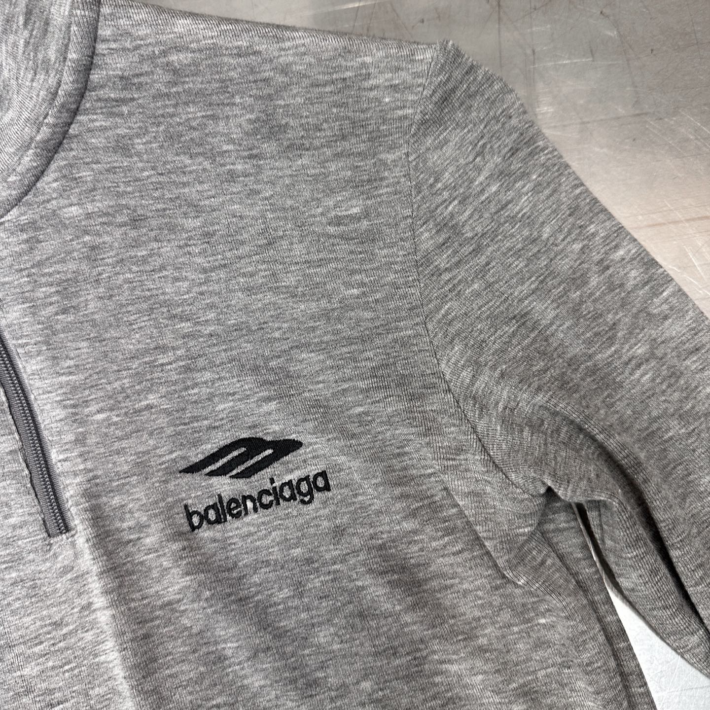 巴黎 ｜ 新款长袖打底，日本进口天丝羊毛混纺保暖面料，全身多处经典刺绣标，休闲时尚，尺码sml