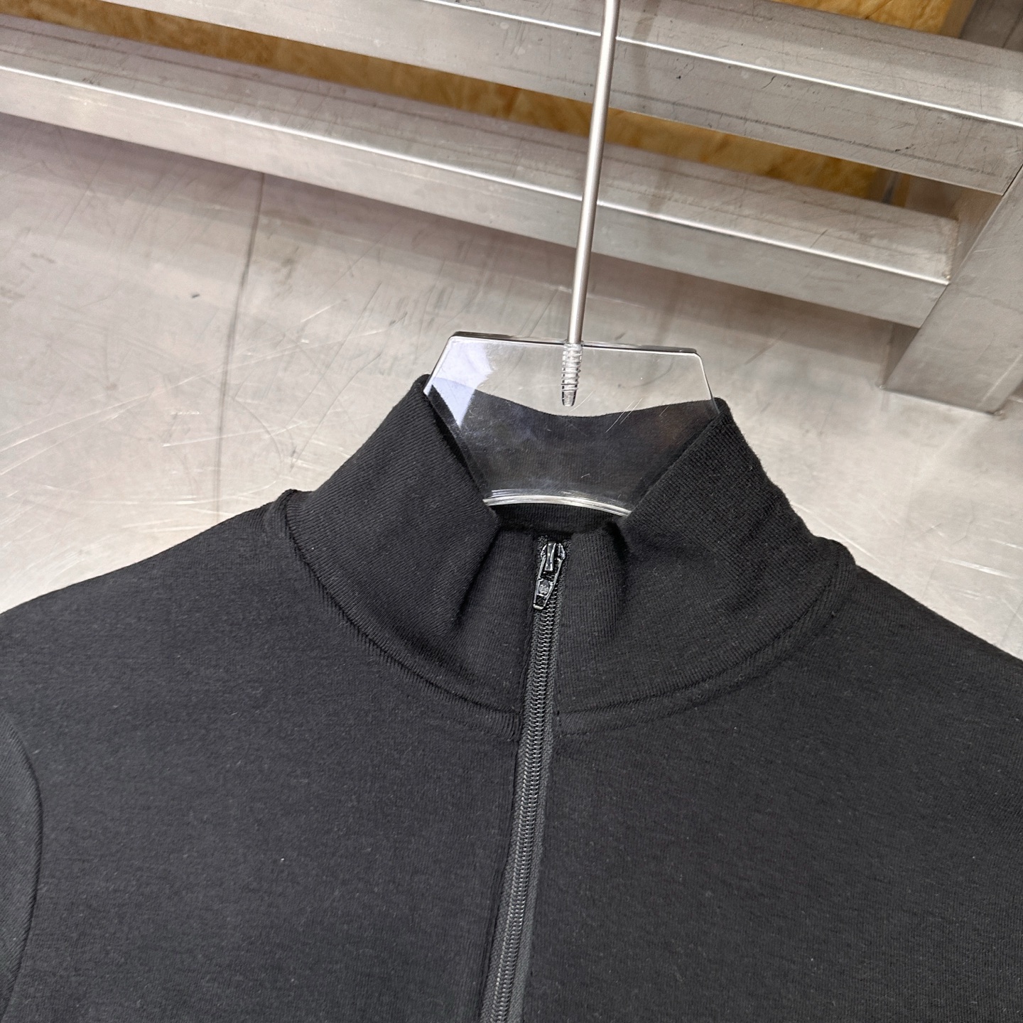 巴黎 ｜ 新款长袖打底，日本进口天丝羊毛混纺保暖面料，全身多处经典刺绣标，休闲时尚，尺码sml