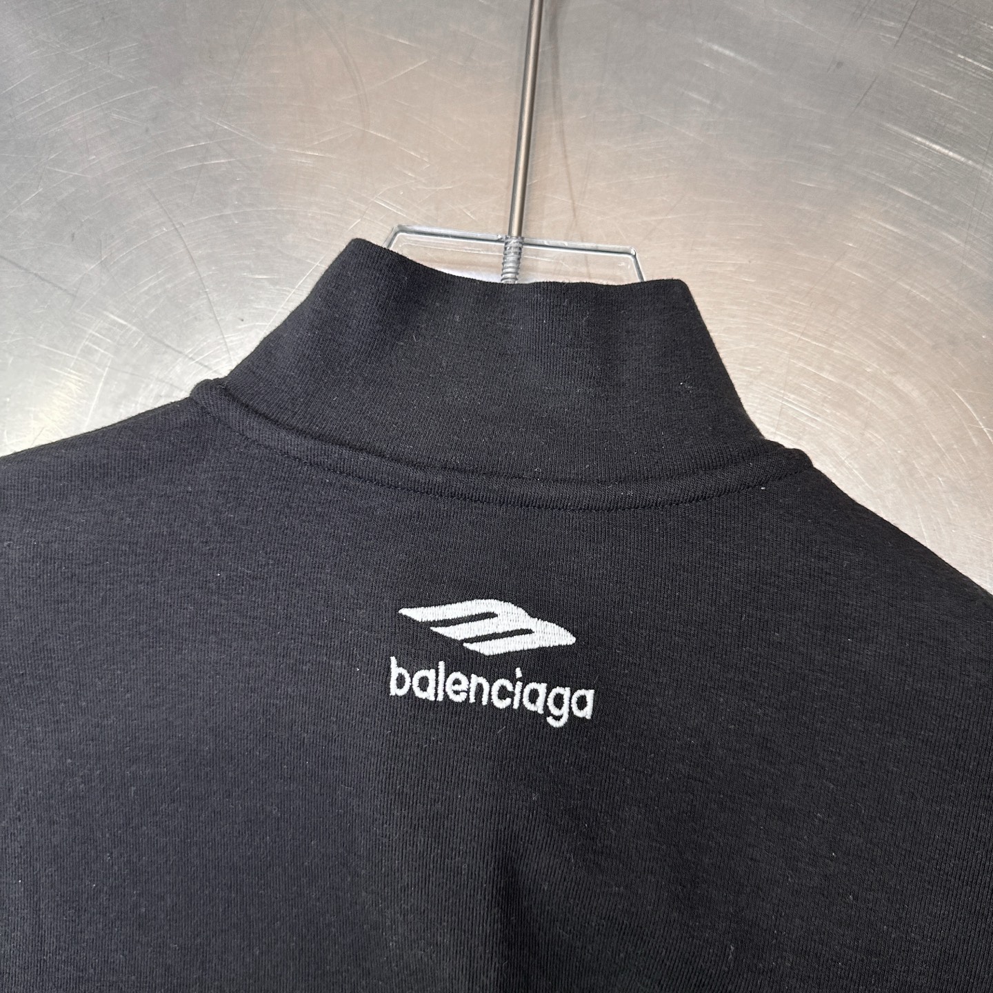 巴黎 ｜ 新款长袖打底，日本进口天丝羊毛混纺保暖面料，全身多处经典刺绣标，休闲时尚，尺码sml