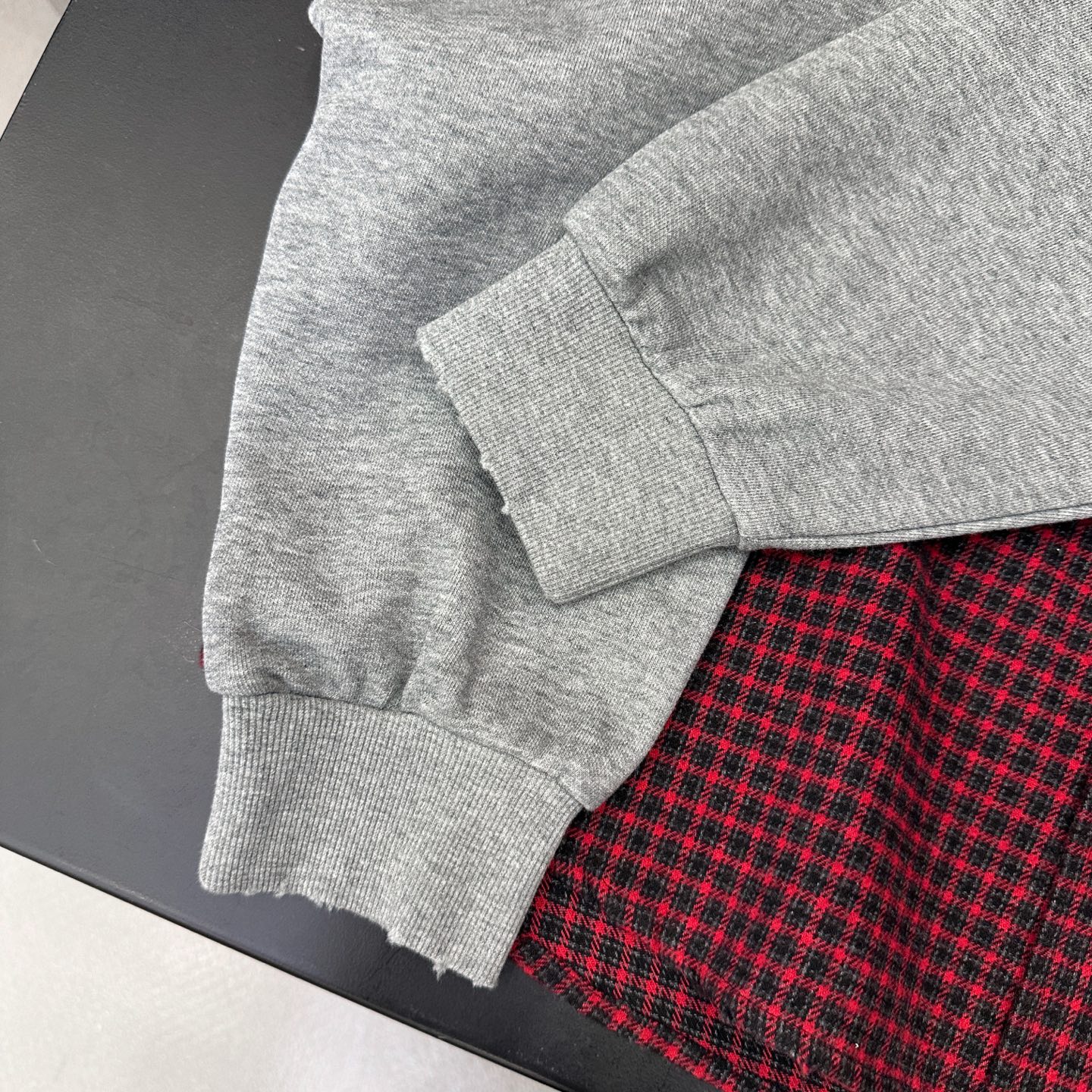 巴黎 ｜ 新款休闲卫衣开衫，成衣洗水吊磨工艺，针梭织面料拼接假两件做工，休闲时尚，男女同款，尺码sml