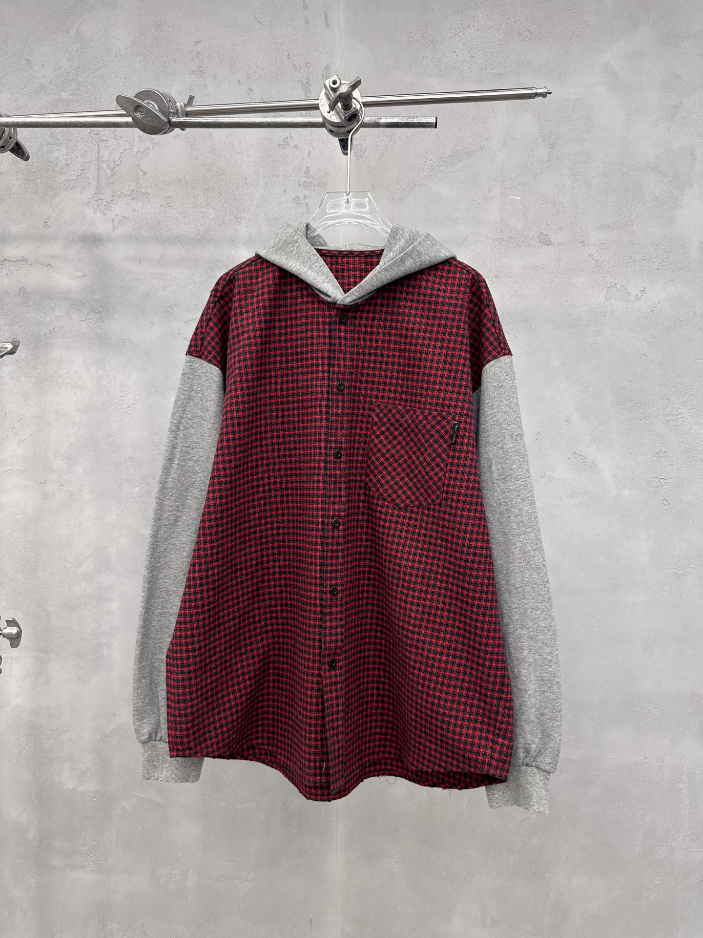 NO:637491,Paris ｜ New casual sweatshirt cardigan, ready-made garments washed and milled, knitted fabric spliced ​​with fake two-piece workmanship, casual fashion, same style for men and women, size sml, Balenciaga-clothing, balenciaga, hoodie, sweatshirts, alexander wang19860909巴黎 ｜ 新款休闲卫衣开衫,成衣洗水吊磨工艺,针梭织面料拼接假两件做工,休闲时尚,男女同款,尺码sml,巴黎世家-服装,balenciaga,hoodie,sweatshirts,alexander wang,Women's clothing