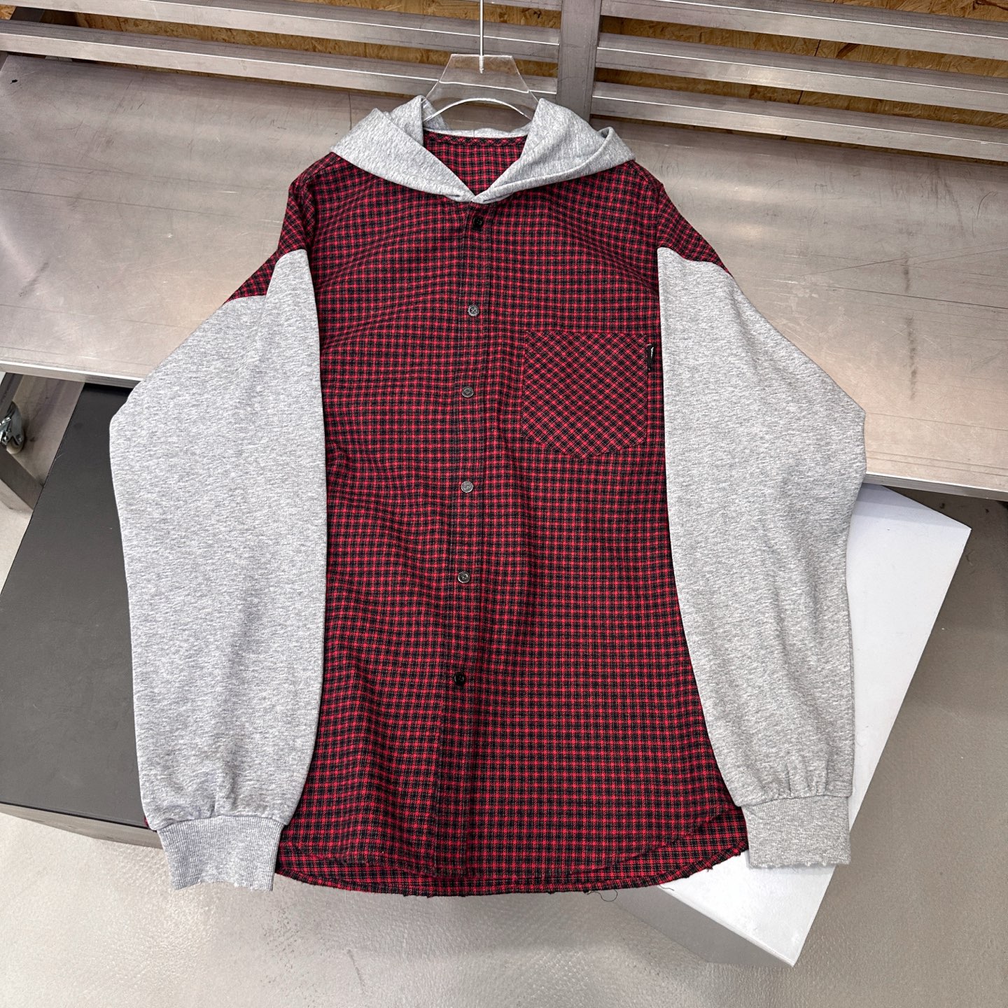 巴黎 ｜ 新款休闲卫衣开衫，成衣洗水吊磨工艺，针梭织面料拼接假两件做工，休闲时尚，男女同款，尺码sml