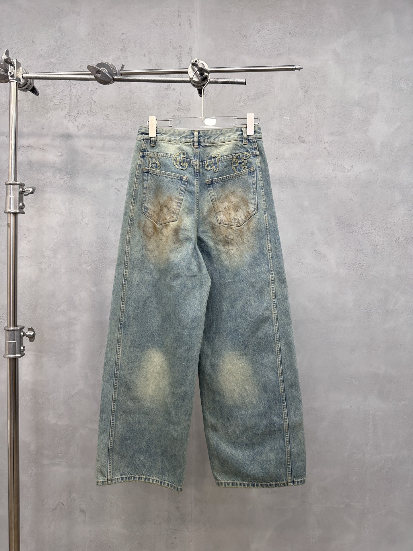 acne ｜ 新款休闲牛仔裤，成衣洗水喷色泥浆工艺加成衣贴布绣，时尚休闲，尺码sml