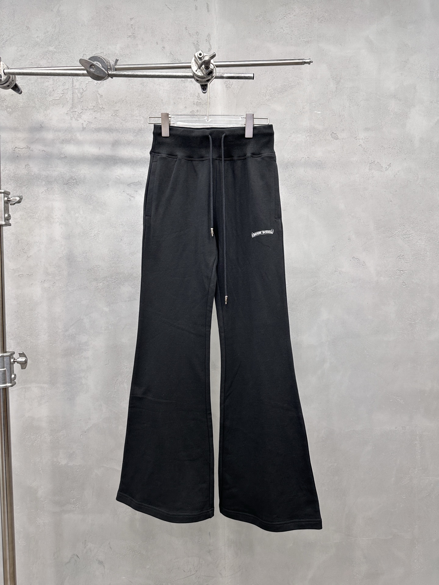 NO:637476,Chrome Hearts ｜ New casual sweatpants, ready-to-wear washed printing technology, micro-flare style, fashionable and casual, size sml, Chrome Hearts-clothing, chrome hearts, alexander wang19860909克罗心 ｜ 新款休闲卫裤,成衣洗水印花工艺,微喇款式版型,时尚休闲,尺码sml,克罗心-服装,chrome hearts,alexander wang,Women's clothing