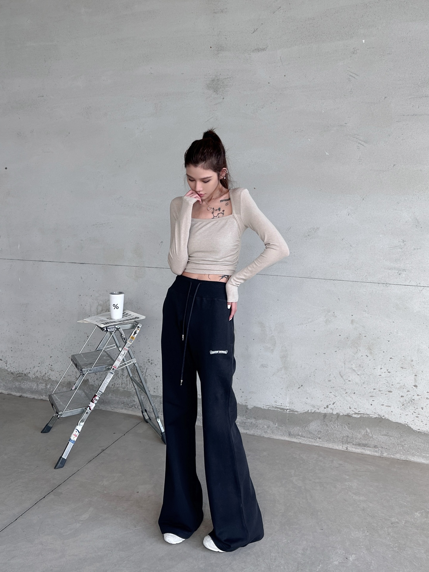 克罗心 ｜ 新款休闲卫裤，成衣洗水印花工艺，微喇款式版型，时尚休闲，尺码sml