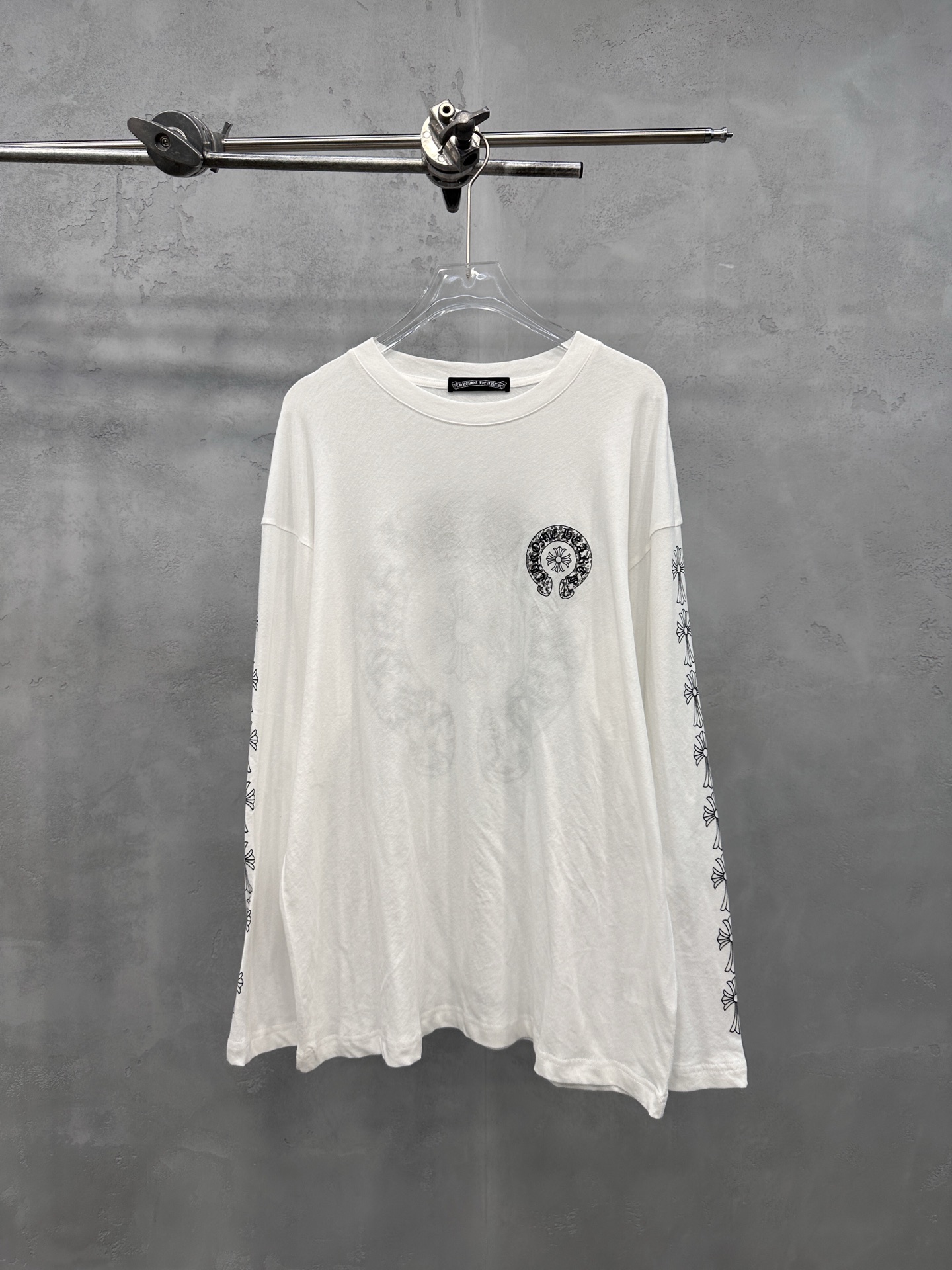 NO:637482,Chrome Hearts | New long-sleeved t-shirt, washed with 4 printing techniques, fashionable and casual, same style for men and women, size sml, Chrome Hearts-clothing, chrome hearts, alexander wang19860909克罗心 ｜ 新款长袖t,成衣洗水加4处印花工艺,时尚休闲,男女同款,尺码sml,克罗心-服装,chrome hearts,alexander wang,Women's clothing