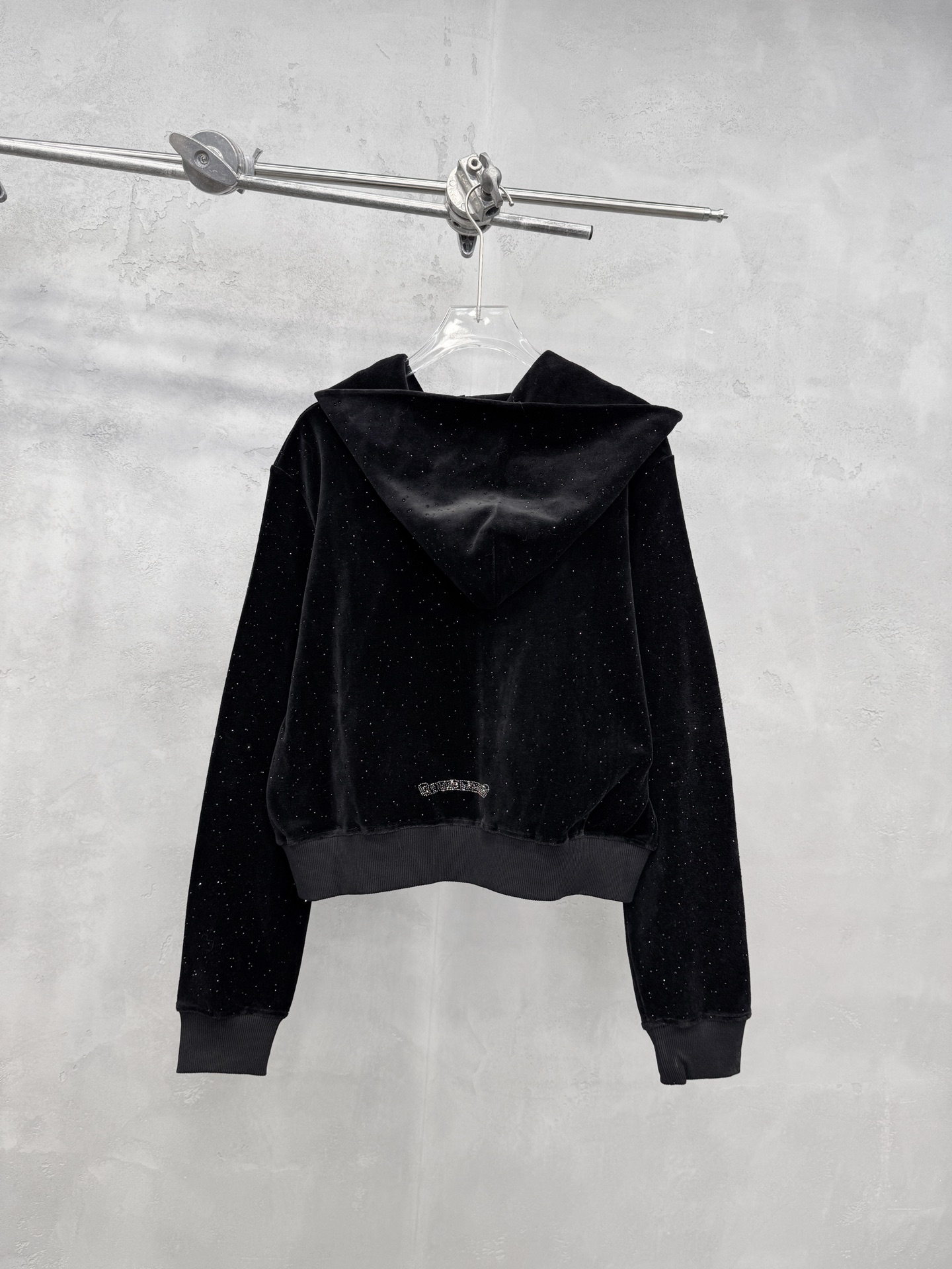 克罗心 ｜ 新款休闲连帽开衫，成衣洗水加全身烫钻工艺，休闲时尚，尺码sml