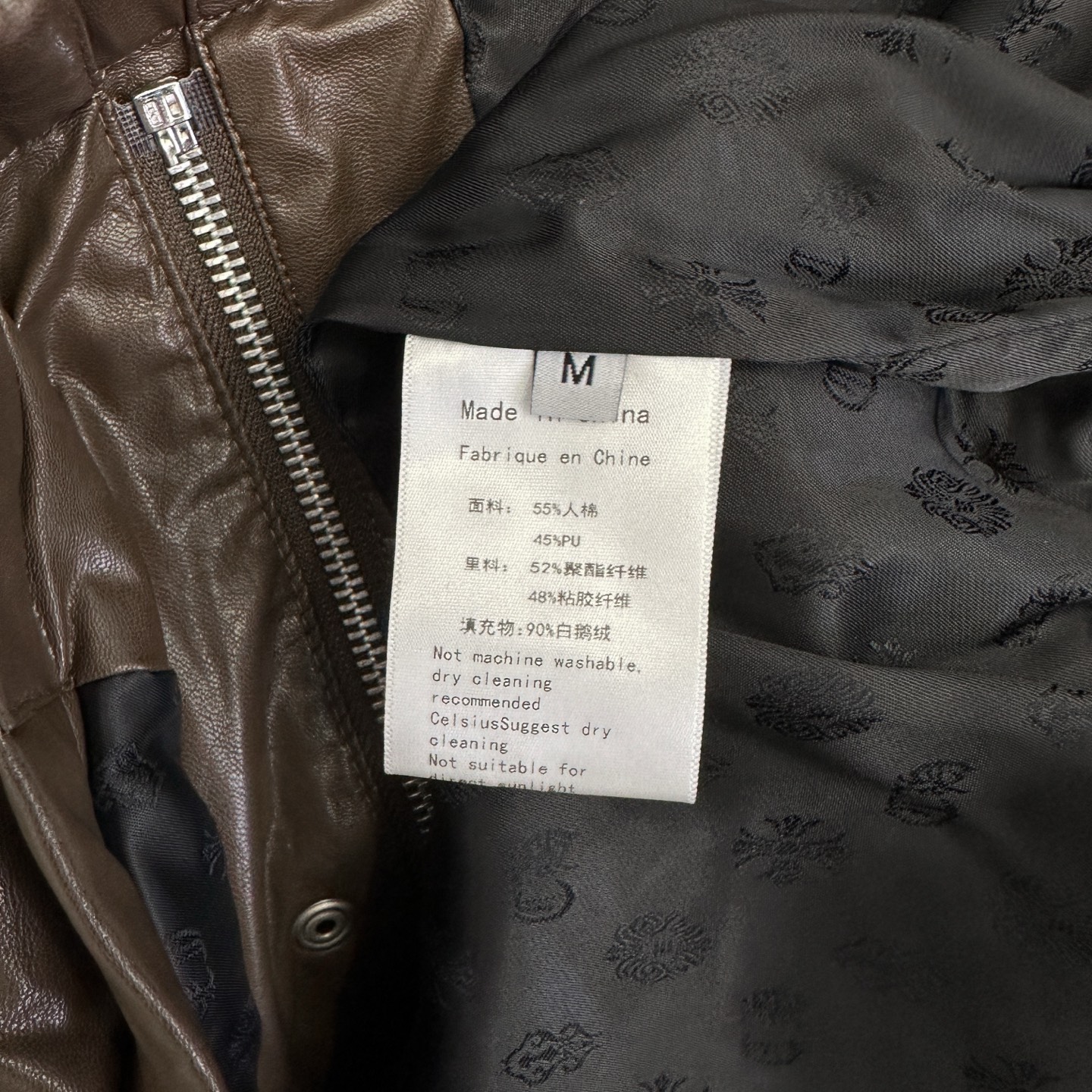 克罗心 ｜ 新款羽绒服，手工钉金属标，最新超薄环保pu面料，品牌定织里布，90鹅绒，男女同款，尺码sml