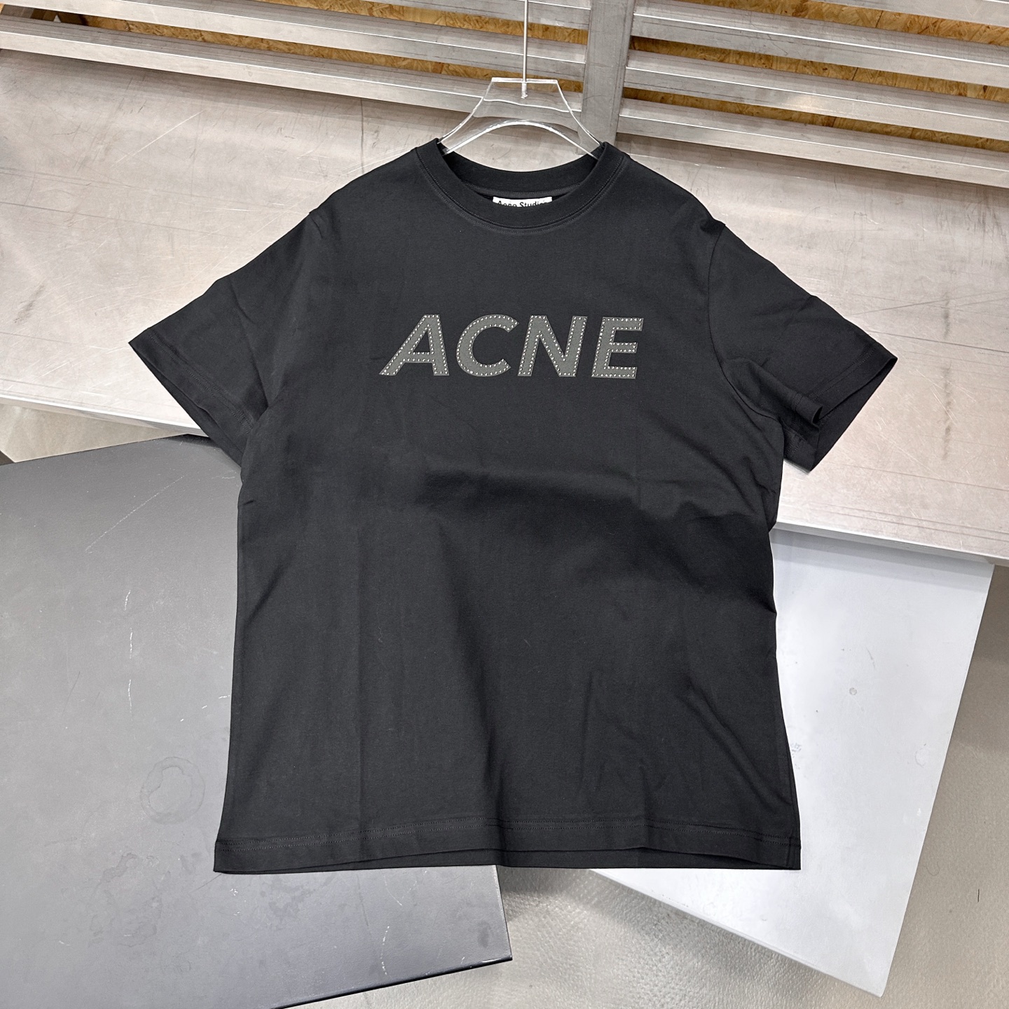 Acne ｜ 新款短袖t，成衣洗水拔印印花工艺加对位烫钻，男女同款，尺码sml