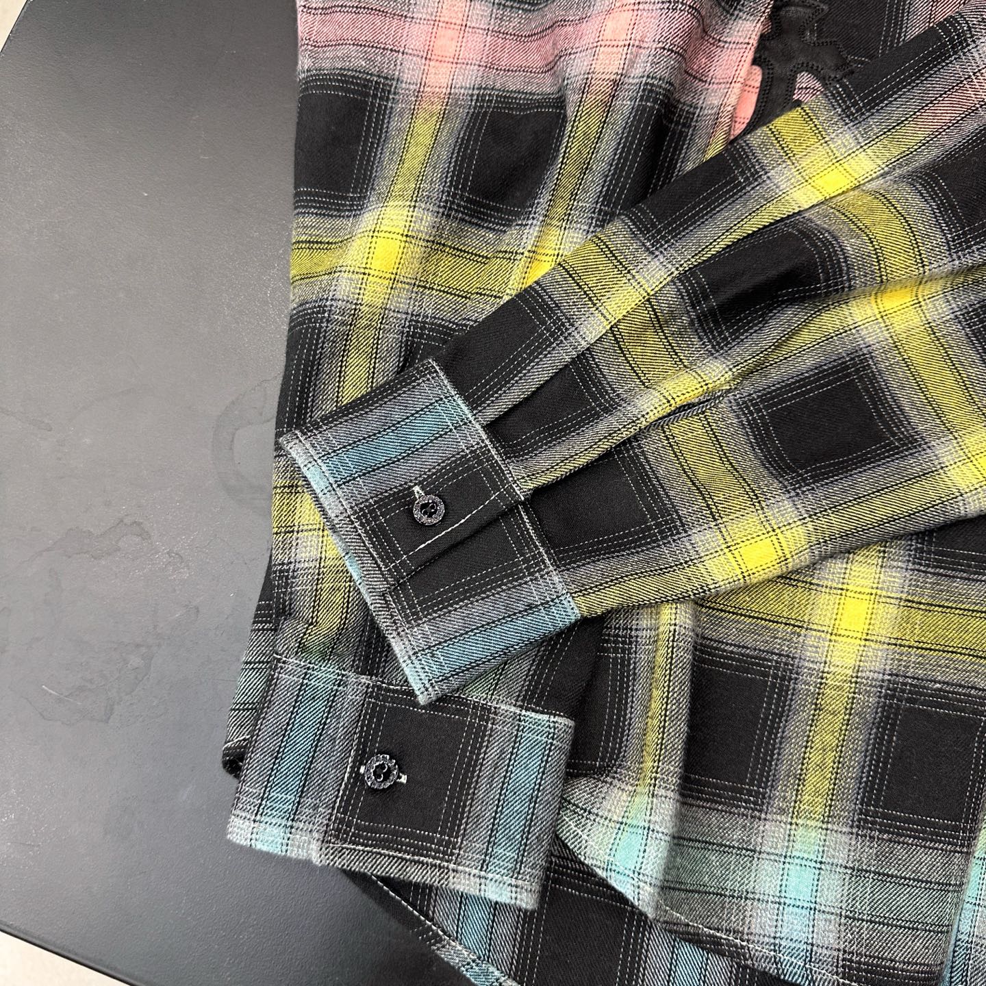 克罗心 ｜ 新款休闲衬衣，成衣洗水加手工刺绣十字标工艺，特殊色织多色全棉格纹面料，休闲时尚，尺码sml