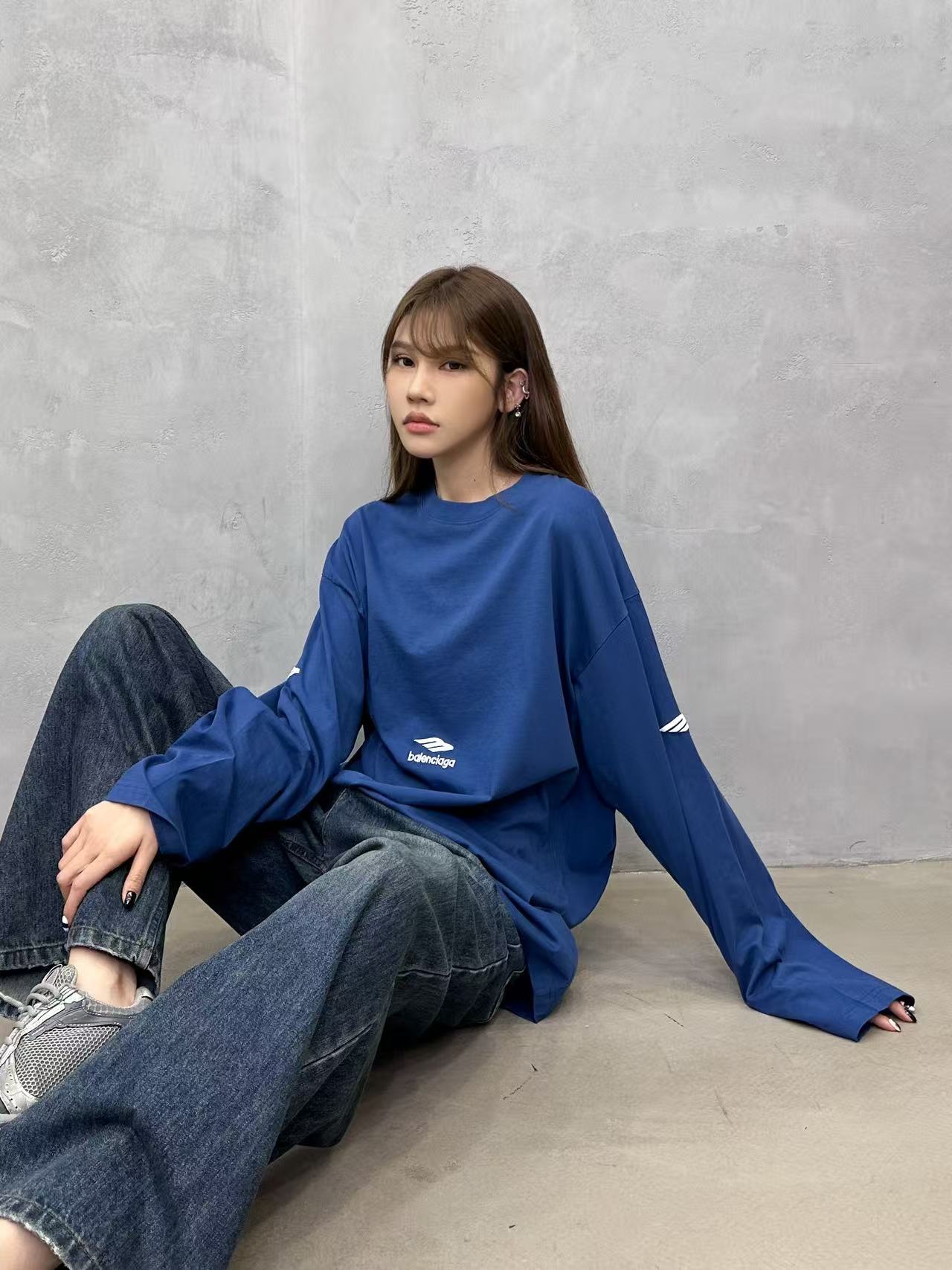 巴黎 ｜ 新款长袖t，成衣洗水加5处刺绣工艺，男女同款，尺码sml