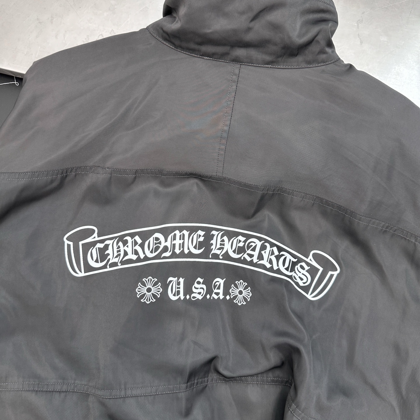 克罗心 ｜ 新款休闲上衣，经典前后印花标，上下拼接结构设计，简洁时尚，男女同款，尺码sml