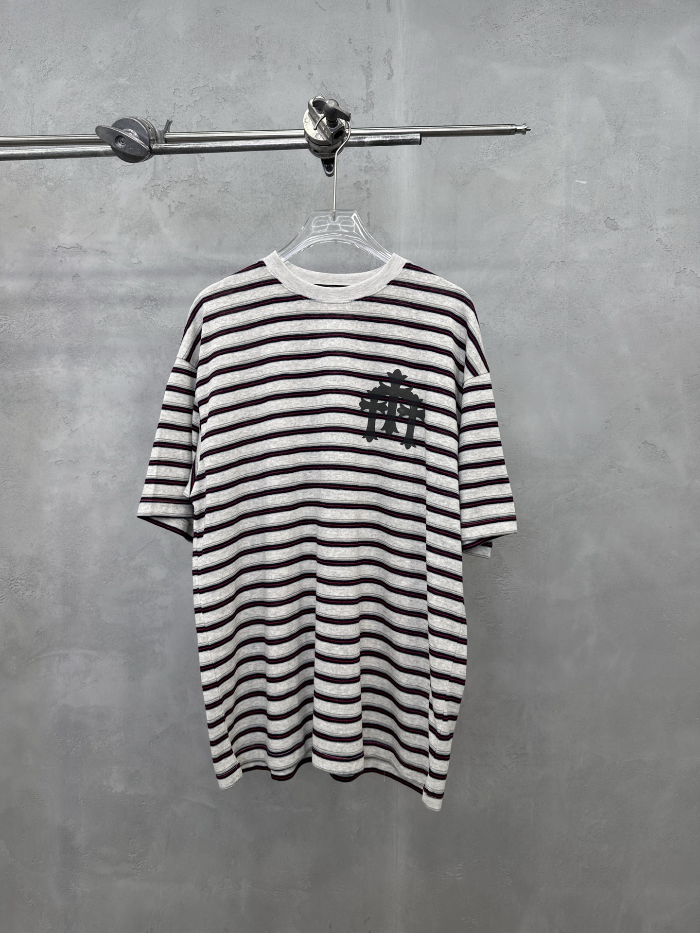 NO:822639,Chrome Hearts ｜ New short-sleeved T-shirt, garment washing and front and back printing technology, classic yarn-dyed striped fabric, casual fashion, same style for men and women, size sml, Chrome Hearts-clothing, chrome hearts, T-shirt,19860909克罗心 ｜ 新款短袖t,成衣洗水加前后印花工艺,经典色织条纹面料,休闲时尚,男女同款,尺码sml,克罗心-服装,chrome hearts,T-shirt,,Women's clothing