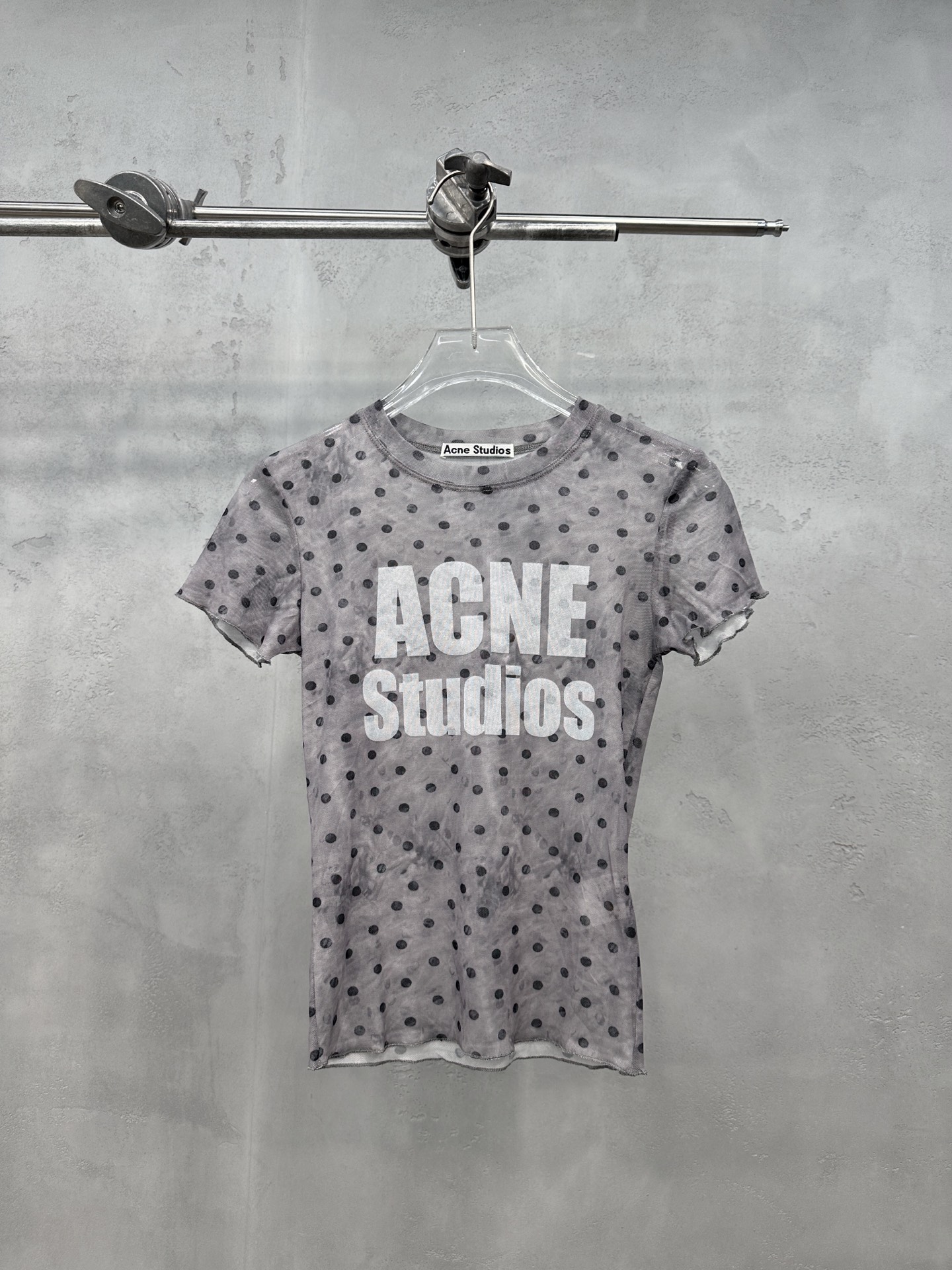 NO:822721,Acne | New short-sleeved t-shirt, gray fabric printing and fried color technology, casual fashion, size sml, women's clothing, acne studios, T-shirt,19860909Acne ｜ 新款短袖t,面料坯布印花炒色工艺,休闲时尚,尺码sml,女装,acne studios,T-shirt,,Women's clothing