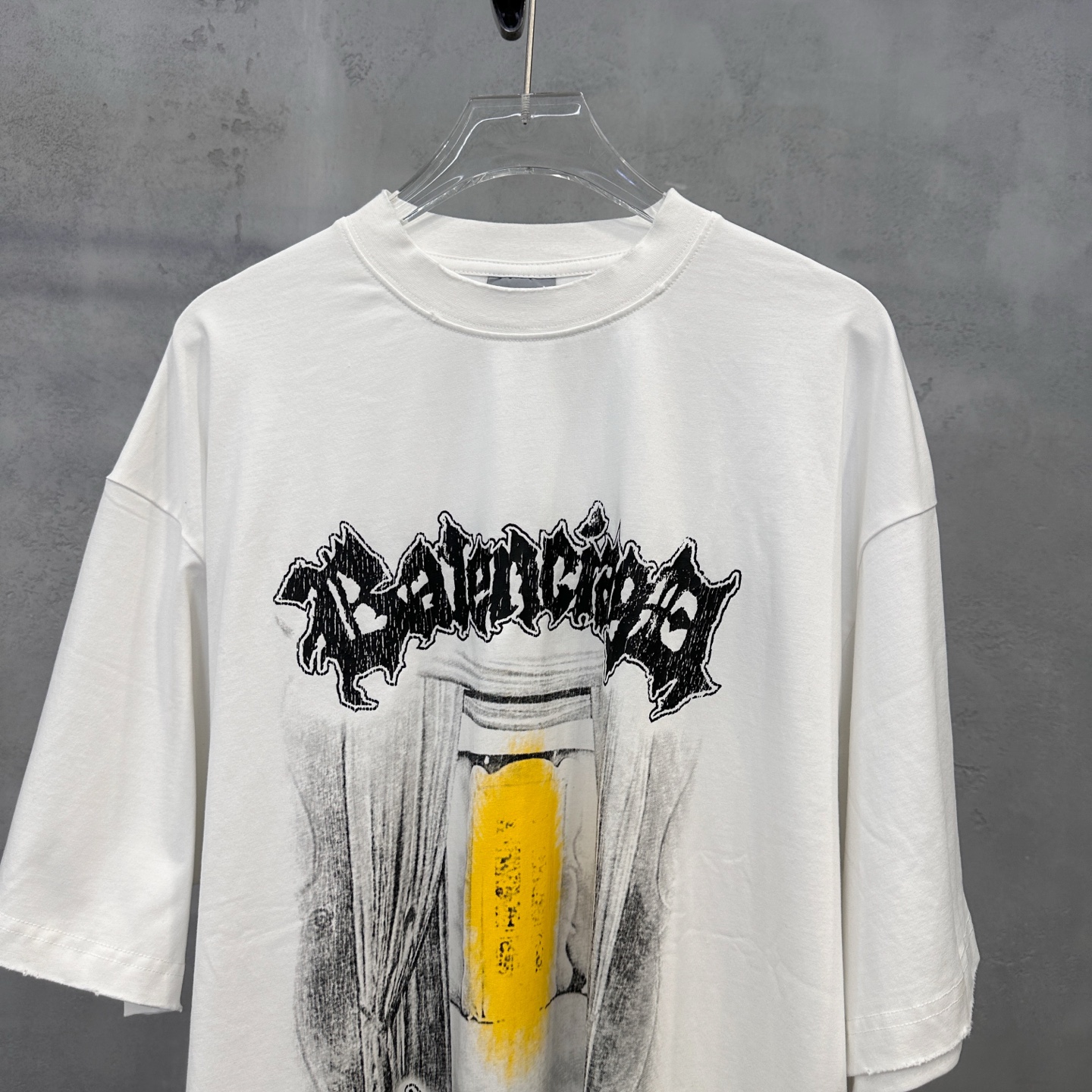 巴黎 ｜ 新款短袖t，成衣洗水吊磨加数码直喷印花工艺，男女同款，尺码sml