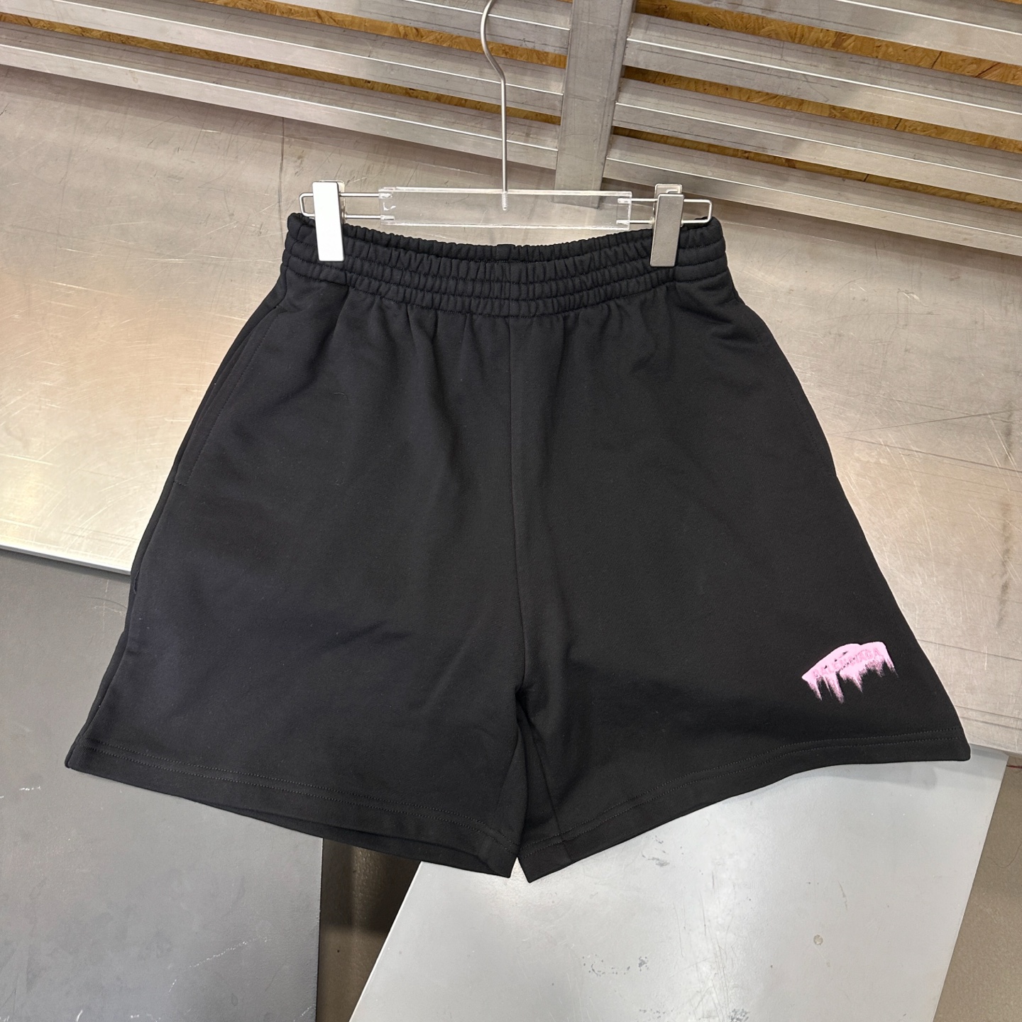 巴黎 ｜ 新款短裤，成衣洗水印花刺绣工艺，休闲时尚，尺码sml