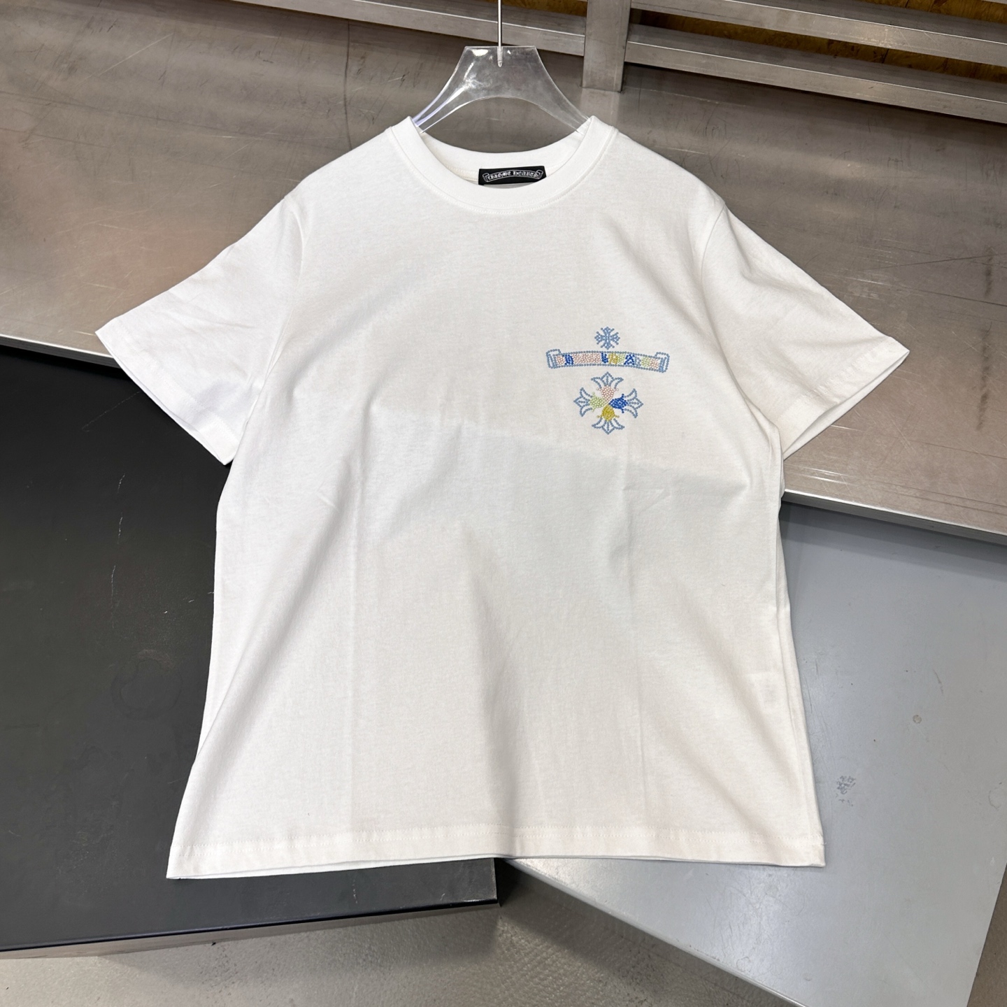克罗心 ｜ 新款短袖t，成衣经典彩色烫钻工艺，休闲时尚，尺码sml