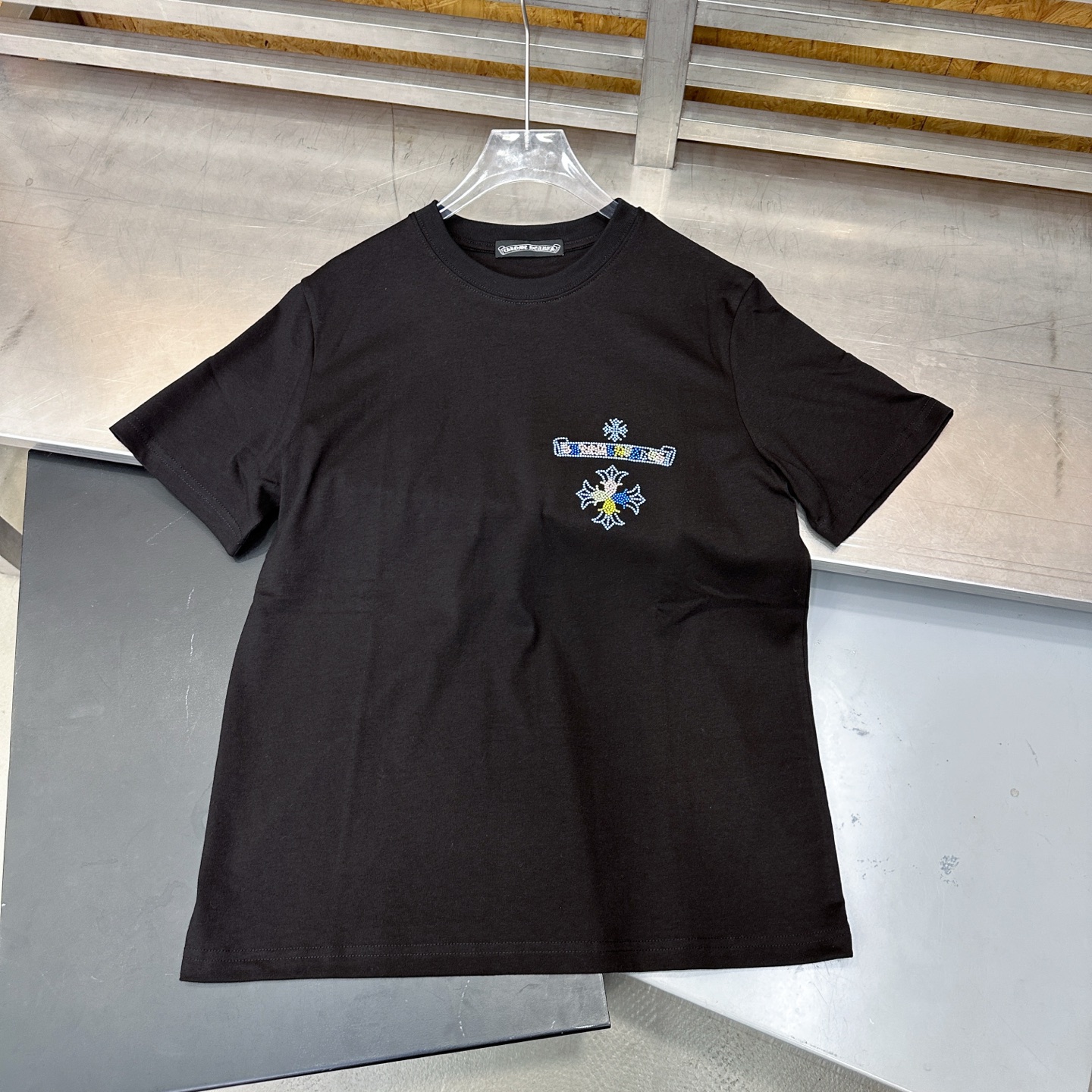 克罗心 ｜ 新款短袖t，成衣经典彩色烫钻工艺，休闲时尚，尺码sml