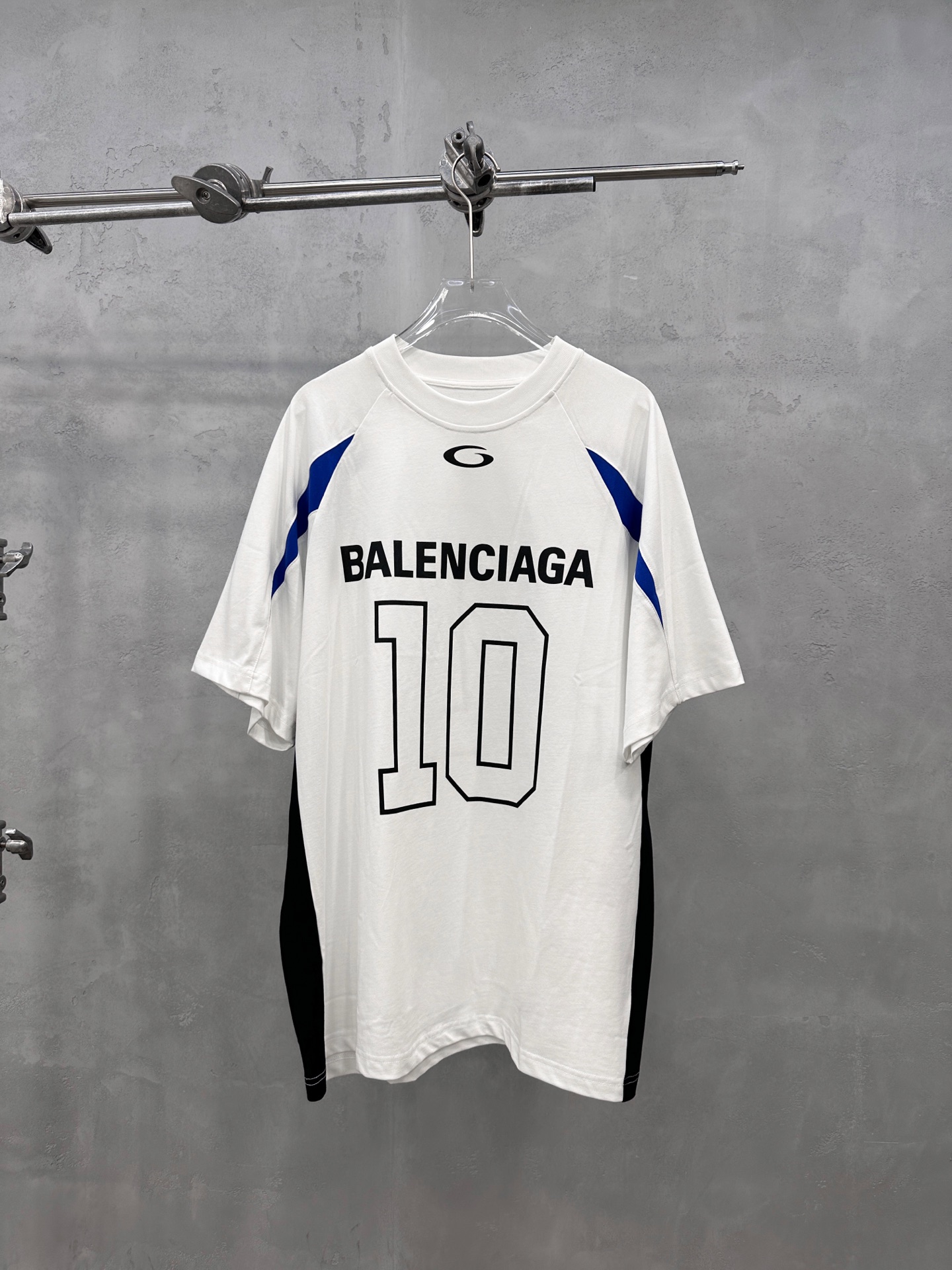 NO:822650,Paris ｜ New short-sleeved t-shirt, classic splicing and contrasting printing technology, ready-to-wear washed and solid color, casual fashion, size sml, Balenciaga-clothing, balenciaga, T-shirt,19860909巴黎 ｜ 新款短袖t,经典拼接撞色印花工艺,成衣洗水固色,休闲时尚,尺码sml,巴黎世家-服装,balenciaga,T-shirt,,Women's clothing