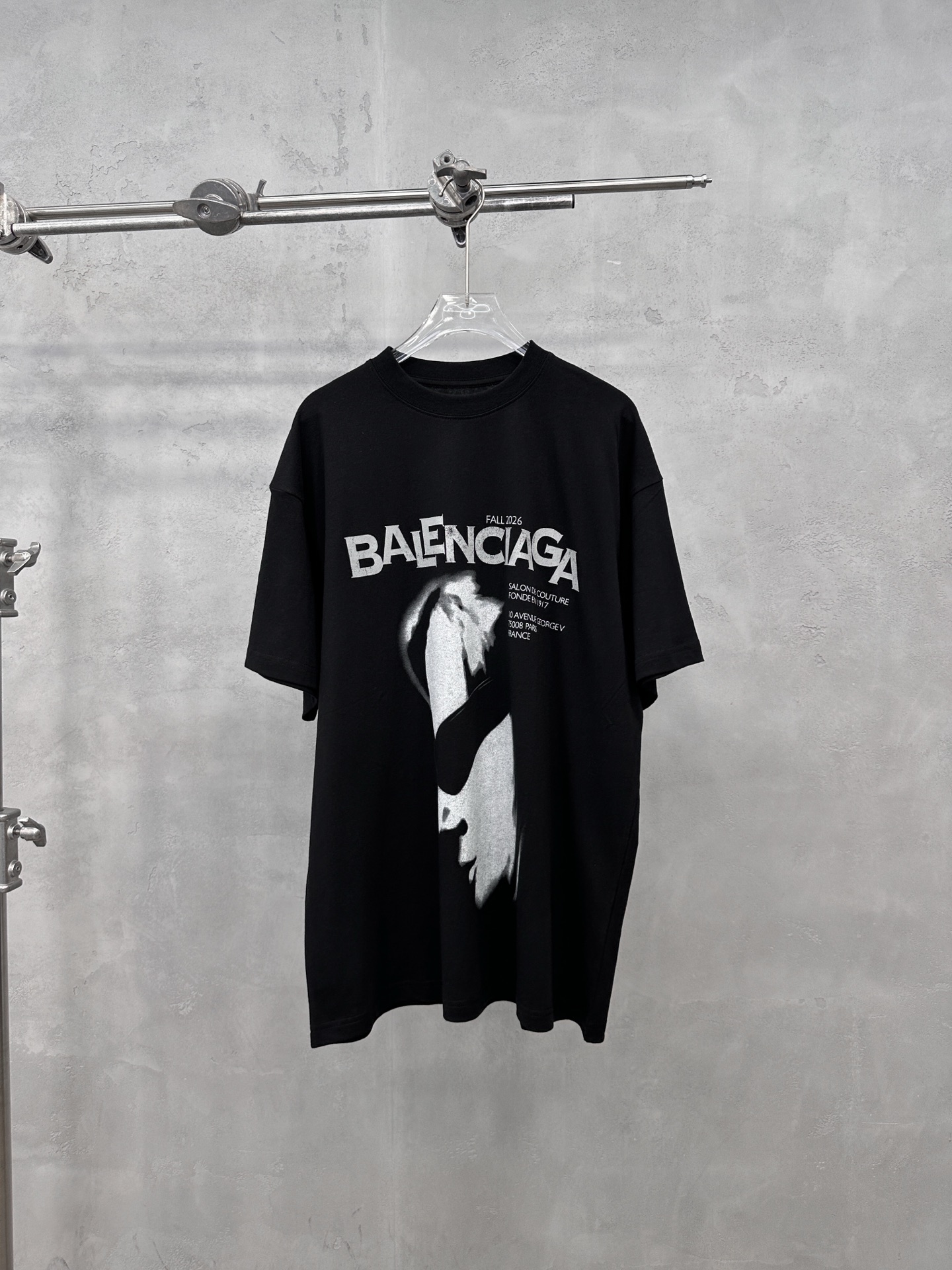 NO:887982,Paris | New short-sleeved t-shirt, ready-to-wear washed and digital direct printing technology, casual fashion, same style for men and women, size sml, Balenciaga-clothing, balenciaga, T-shirt,19860909巴黎 ｜ 新款短袖t,成衣洗水加数码直喷印花工艺,休闲时尚,男女同款,尺码sml,巴黎世家-服装,balenciaga,T-shirt,,Women's clothing