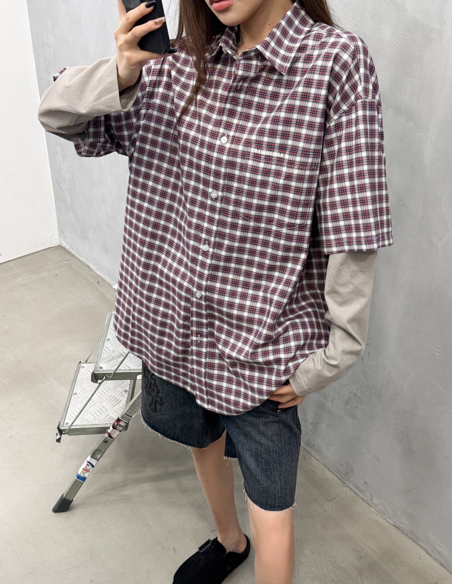 巴黎 ｜ 新款休闲衬衣，品牌经典刺绣标，色织格纹衬衣面料拼接针织袖子假两件款式，休闲时尚，男女同款，尺码