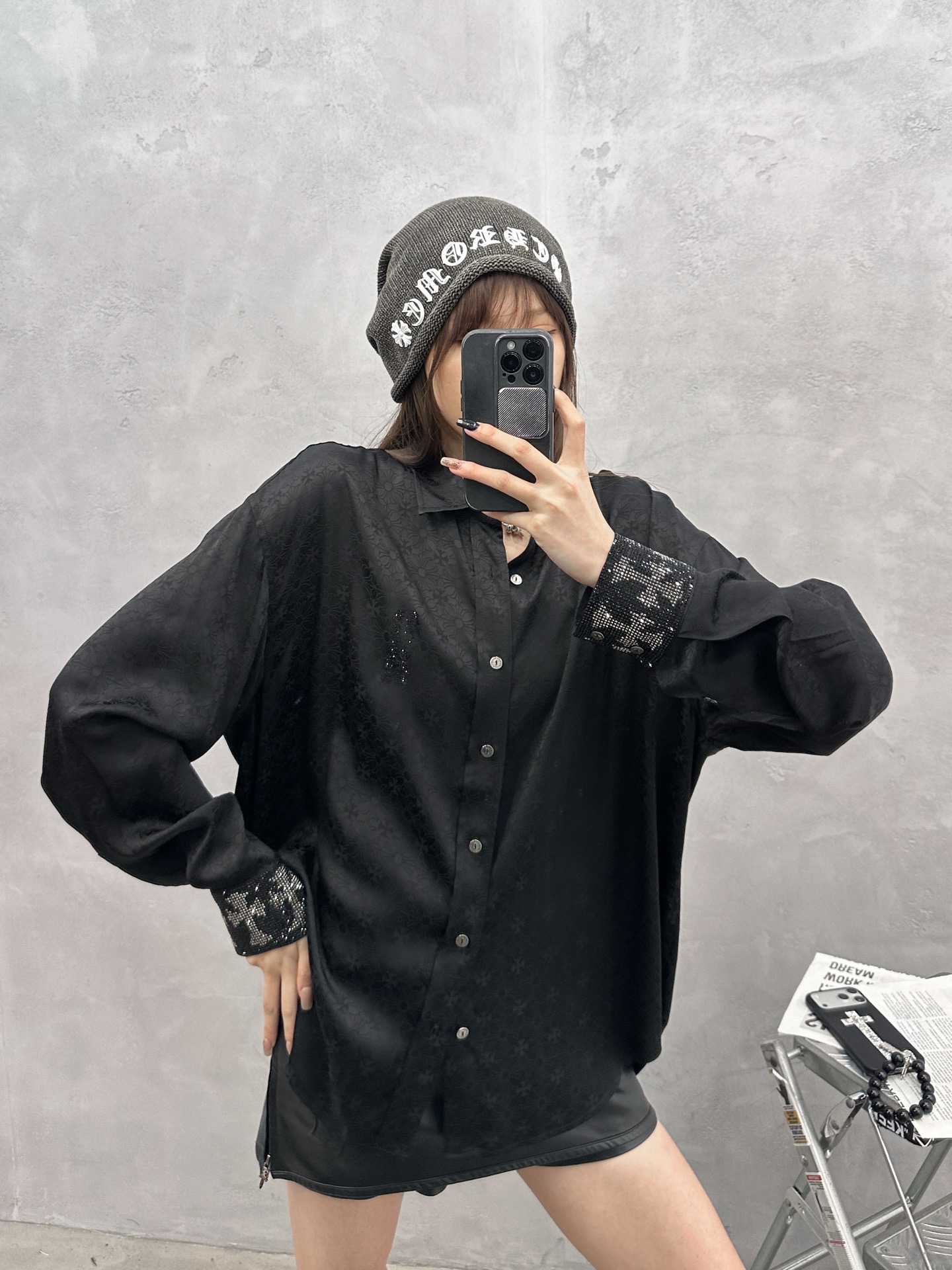 克罗心 ｜ 新款休闲衬衣，进口人丝人棉混纺面料高级感拉满，袖口定位烫钻工艺，时尚休闲，尺码sml
