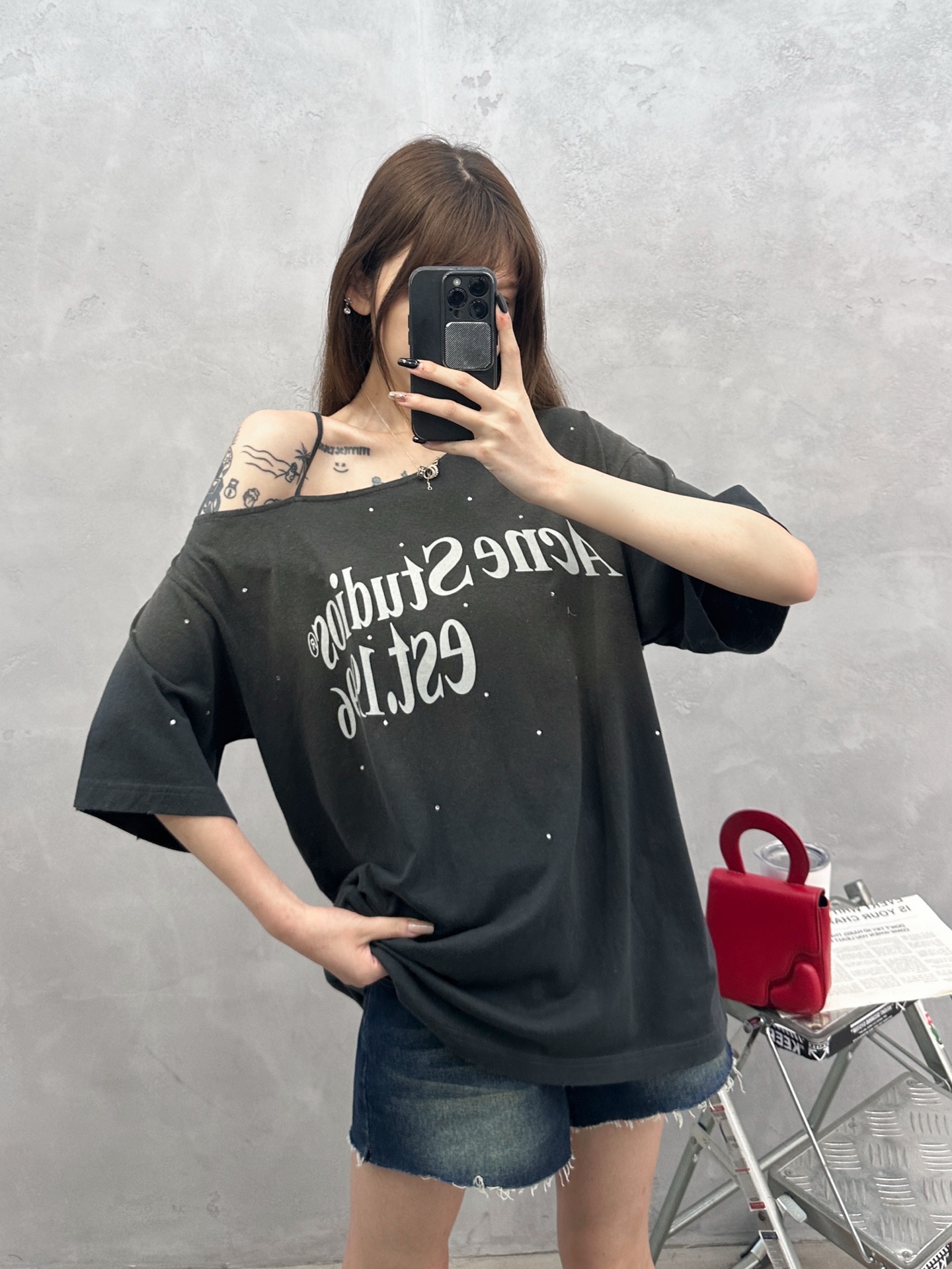 🌾Acne ｜ 新款短袖t，成衣洗水炒色喷色吊磨工艺加印花加全身烫钻，工艺叠加多，时尚休闲，尺码sml