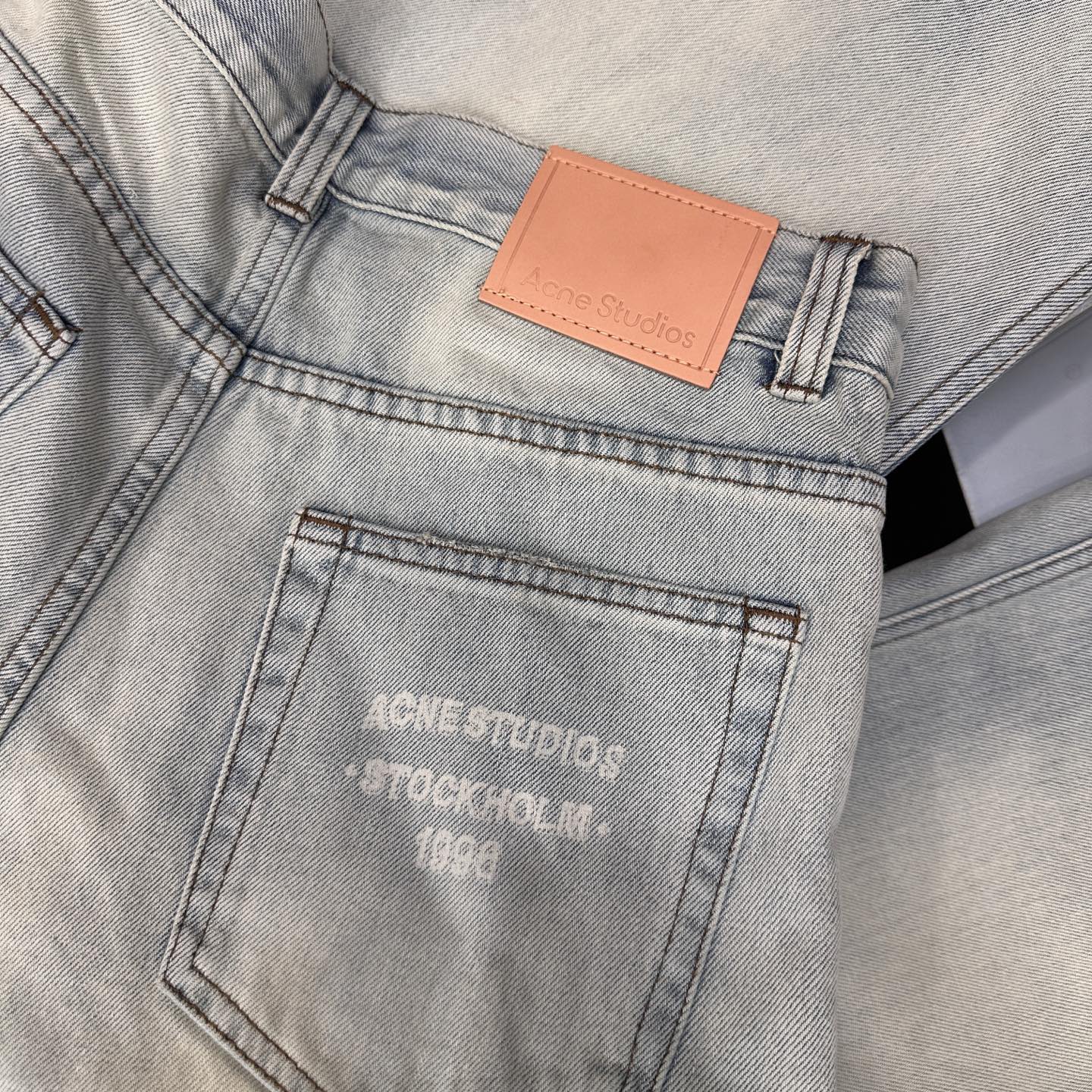 🌾Acne ｜ 新款牛仔裤，品牌印花标加时尚经典洗水色，休闲百搭，尺码sml