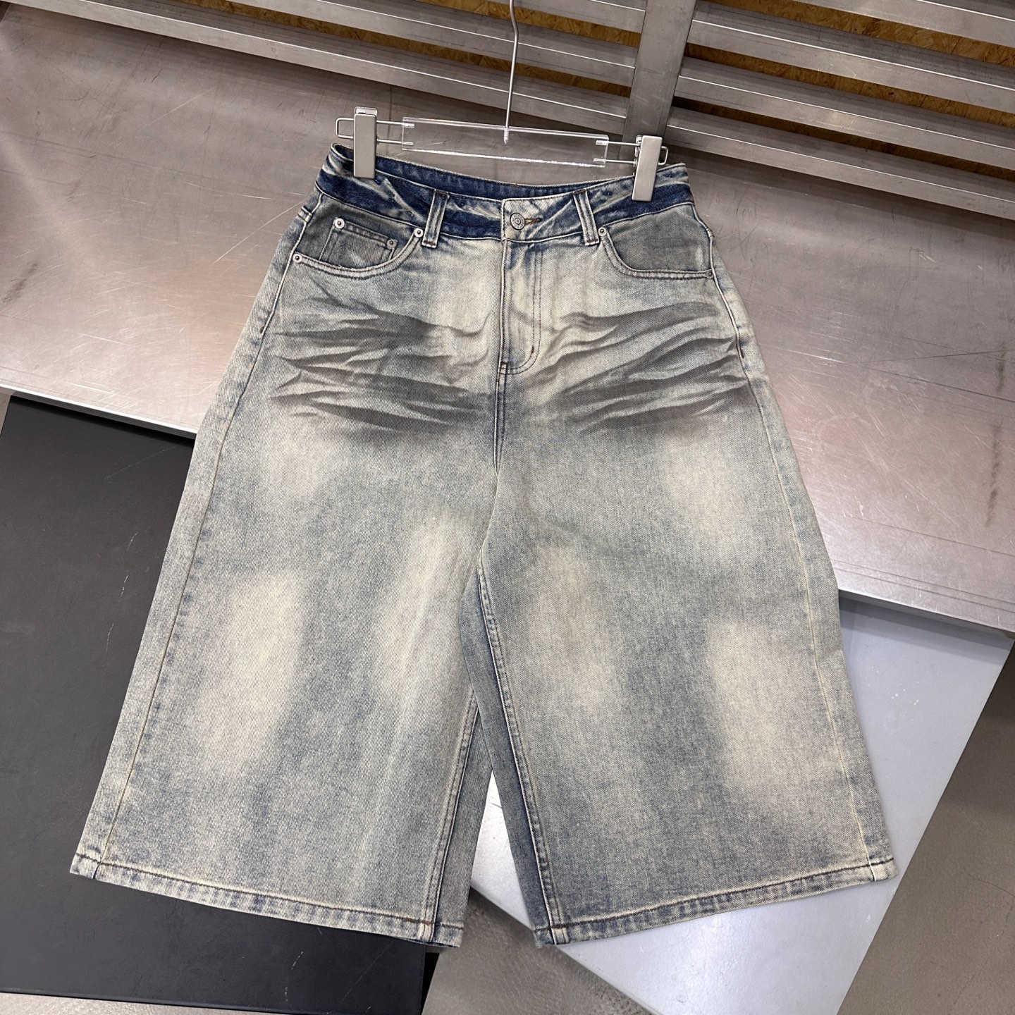 🌾Acne ｜ 新款牛仔短裤，成衣洗水喷色吊磨工艺，休闲时尚，男女同款，尺码sml