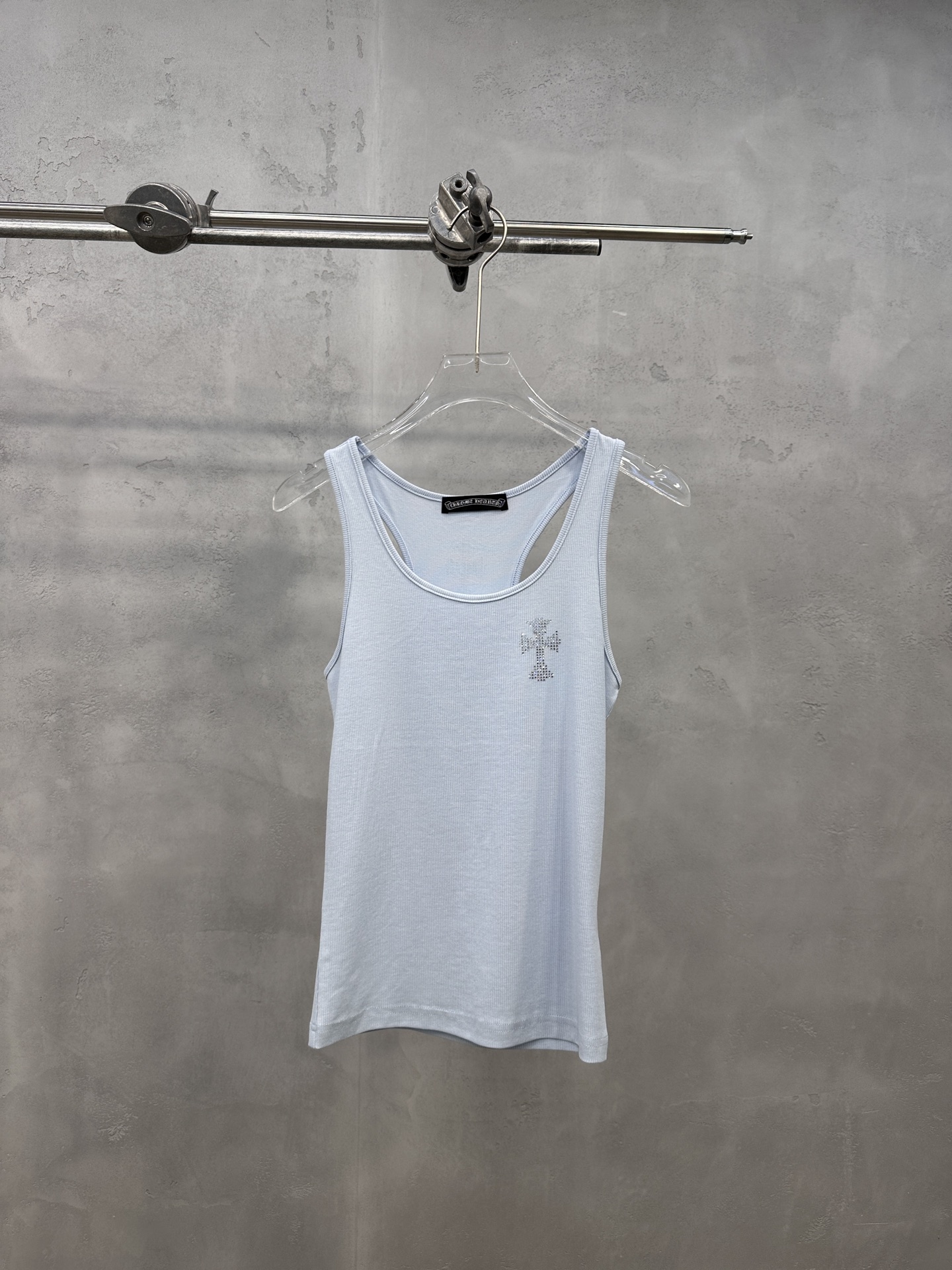 NO:822750,Chrome Hearts | New vest, imported lyocell modal long-staple cotton fabric, high-end feel, front and back rhinestone processing, casual fashion, size sml, Chrome Hearts-clothing, chrome hearts,19860909克罗心 ｜ 新款背心,进口莱赛尔莫代尔长绒棉面料,高级感强,前后烫钻工艺,休闲时尚,尺码sml,克罗心-服装,chrome hearts,,Women's clothing