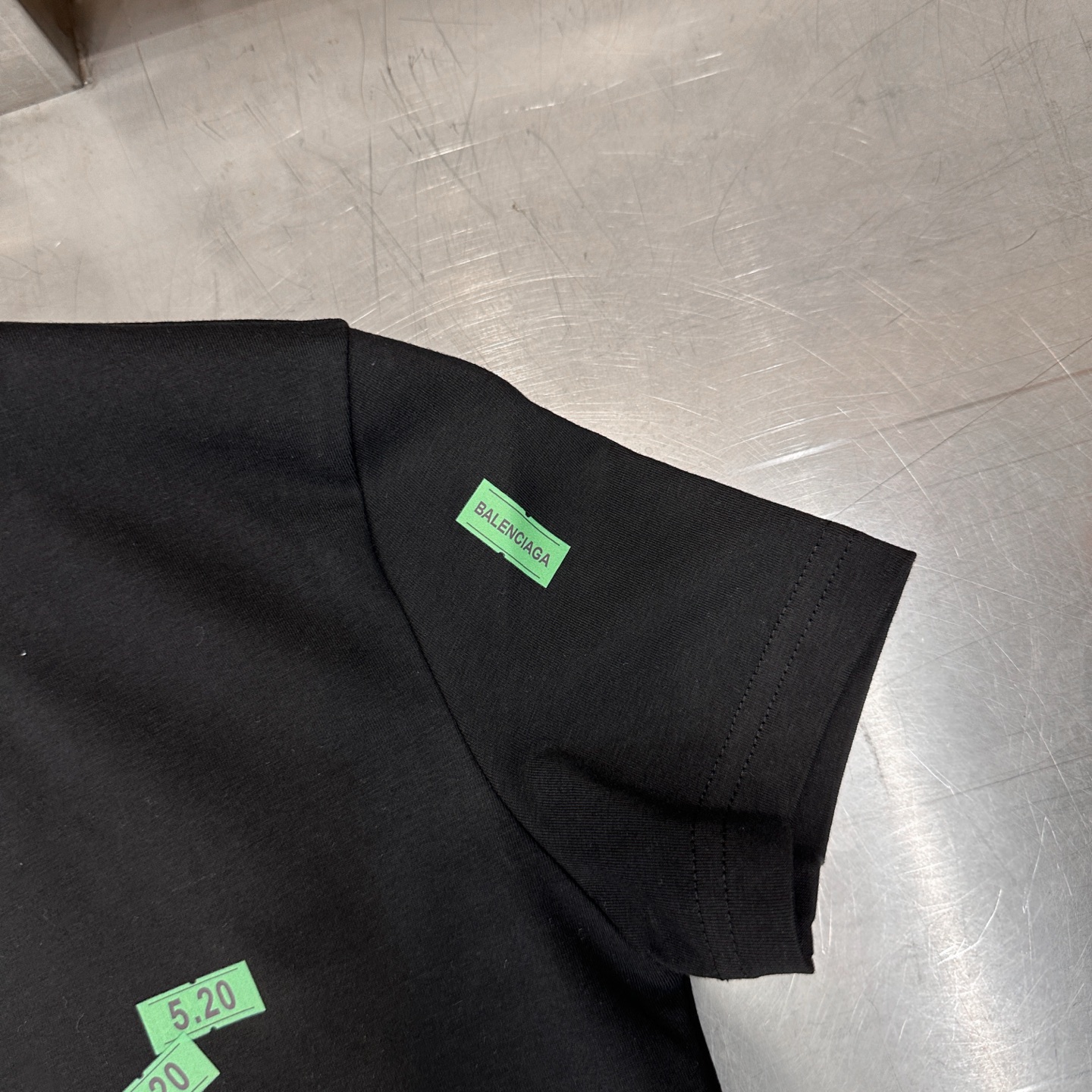 🌾巴黎 ｜ 新款短袖t，品牌最新520系列，成衣洗水加全身贴纸印花工艺，休闲时尚，尺码sml