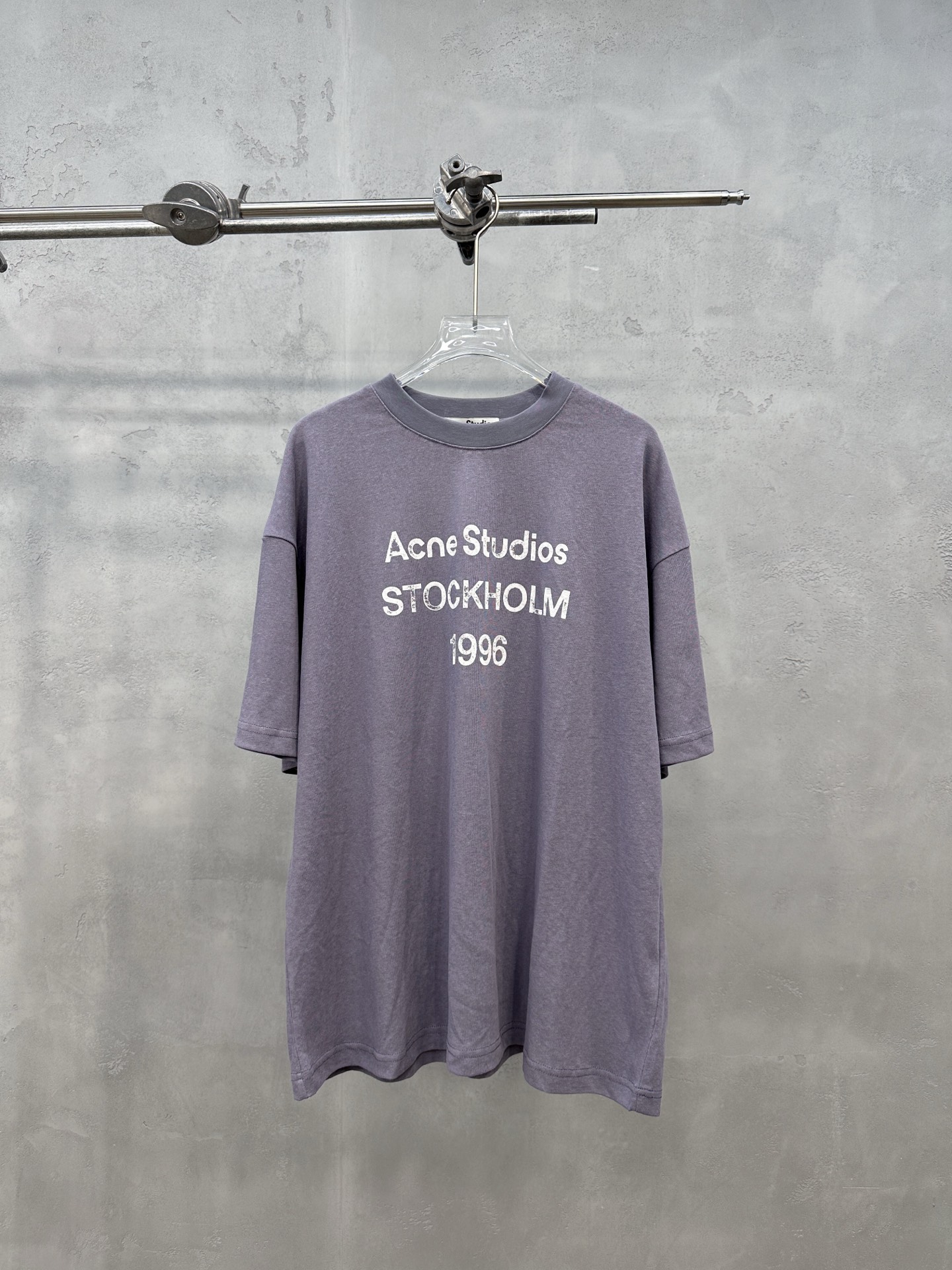 NO:822661,Acne | New short-sleeved T-shirt, classic letter printing technology on the front and back, special snowflake cotton fabric, skin-friendly and breathable, casual and fashionable, size sml, women's clothing, acne studios, T-shirt,19860909Acne ｜ 新款短袖t,前后经典字母印花工艺,特殊雪花棉面料,亲肤透气,休闲时尚,尺码sml,女装,acne studios,T-shirt,,Women's clothing