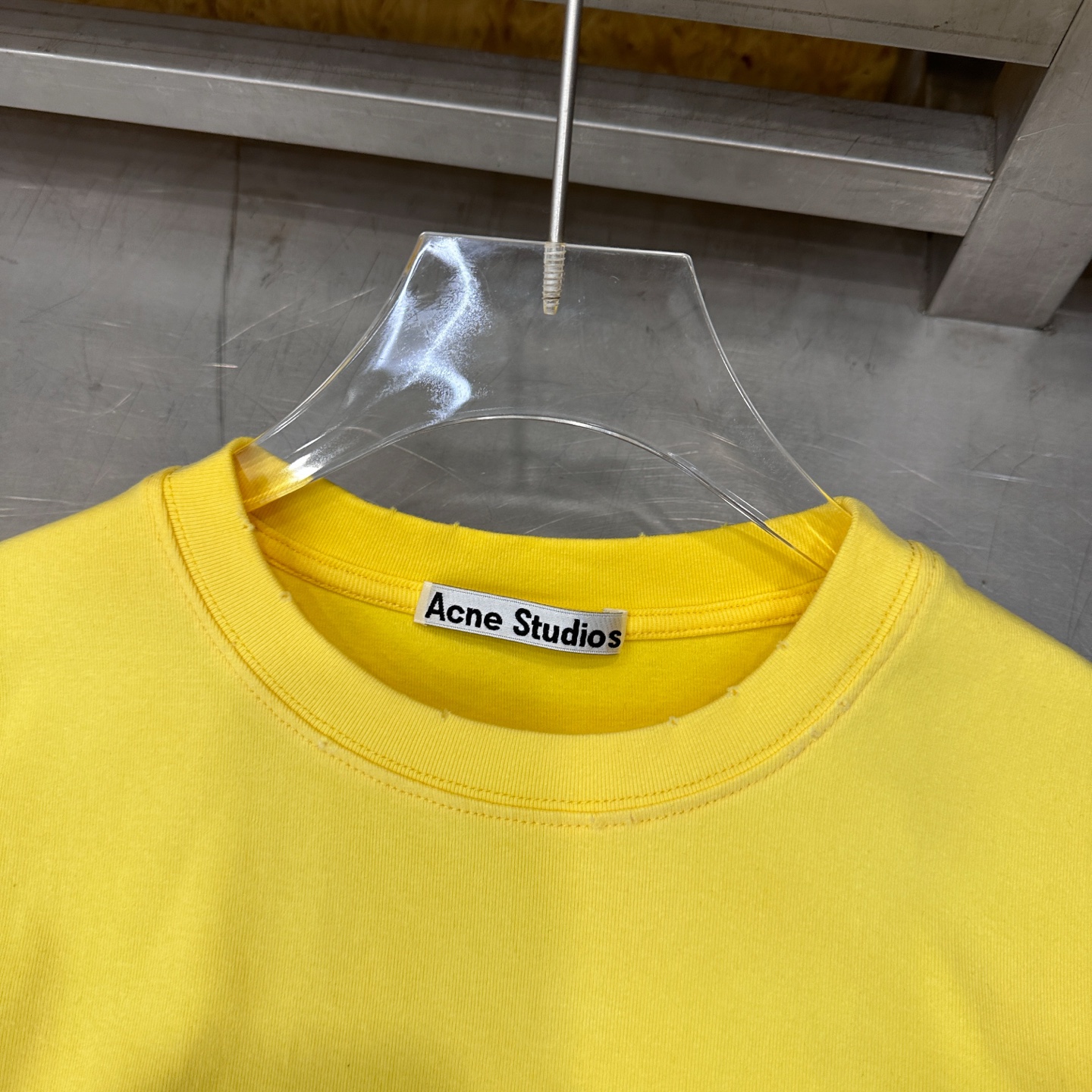 Acne ｜ 新款短袖t，成衣洗水吊磨喷色工艺加经典字母印花，休闲时尚，尺码sml