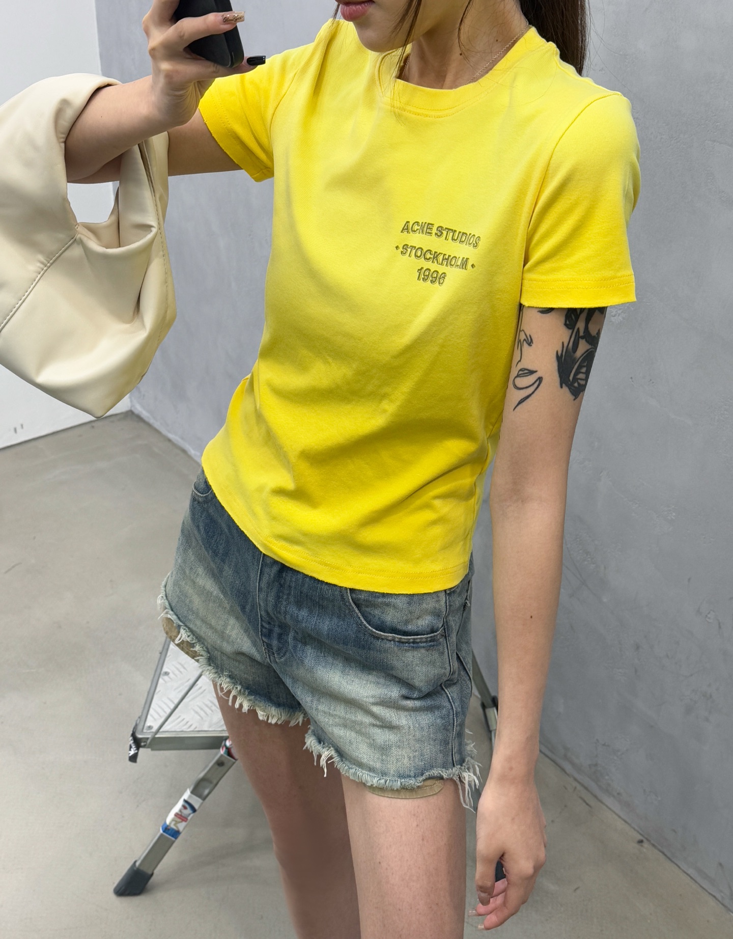 Acne ｜ 新款短袖t，成衣洗水吊磨喷色工艺加经典字母印花，休闲时尚，尺码sml