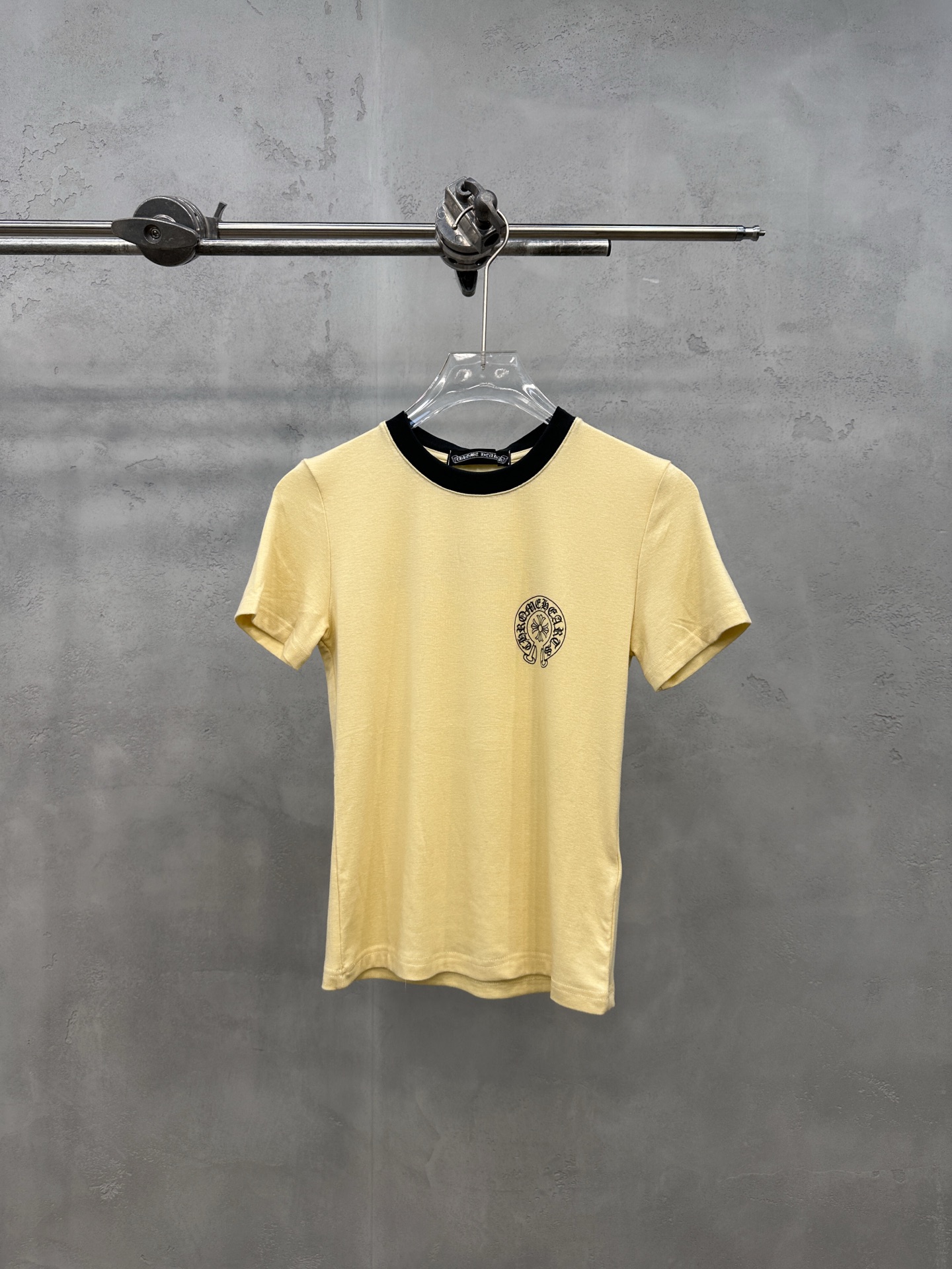 NO:822649,Chrome Hearts ｜ New short-sleeved T-shirt, ready-to-wear washing and color fixing process plus multiple printing, imported lyocell linen fabric, casual fashion, size sml, Chrome Hearts-clothing, chrome hearts, T-shirt,19860909克罗心 ｜ 新款短袖t,成衣洗水固色工艺加多处印花,进口莱赛尔亚麻面料,休闲时尚,尺码sml,克罗心-服装,chrome hearts,T-shirt,,Women's clothing