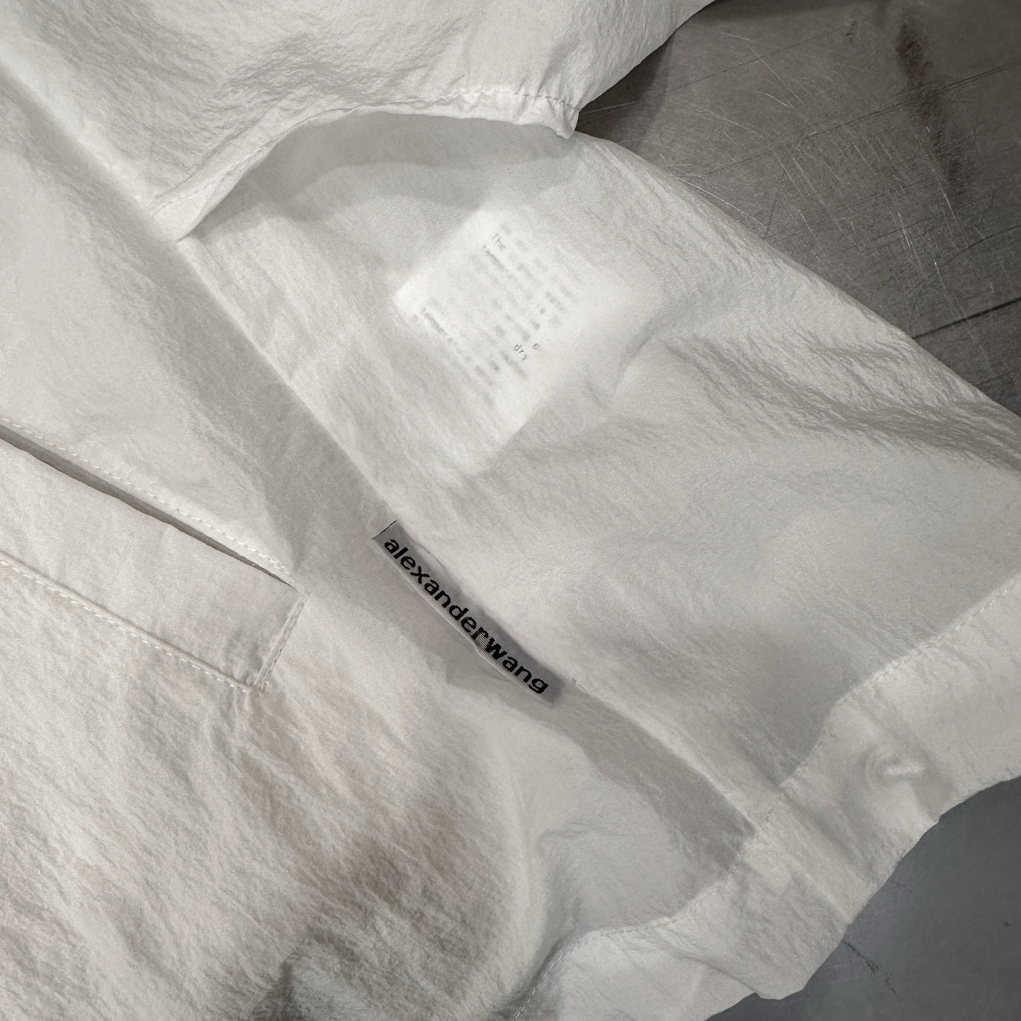 大王 ｜ 新款防晒衣，品牌经典刺绣标，标志性钻绳加轻薄防晒面料，休闲时尚，尺码sml