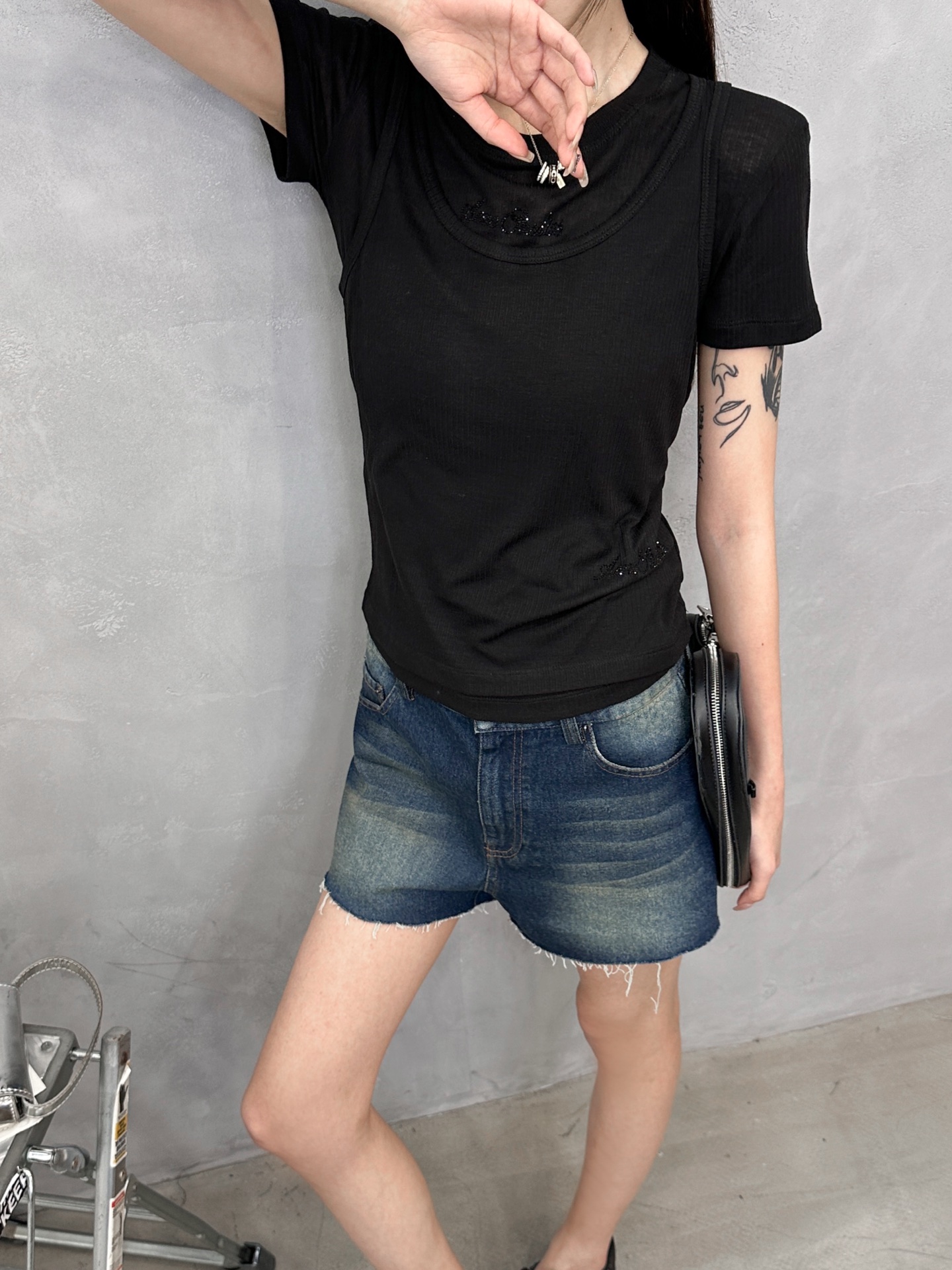 Acne ｜ 新款两件套短袖t，特殊真两件套款式，进口莱赛尔羊毛面料，经典品牌烫钻标，休闲时尚，尺码sm