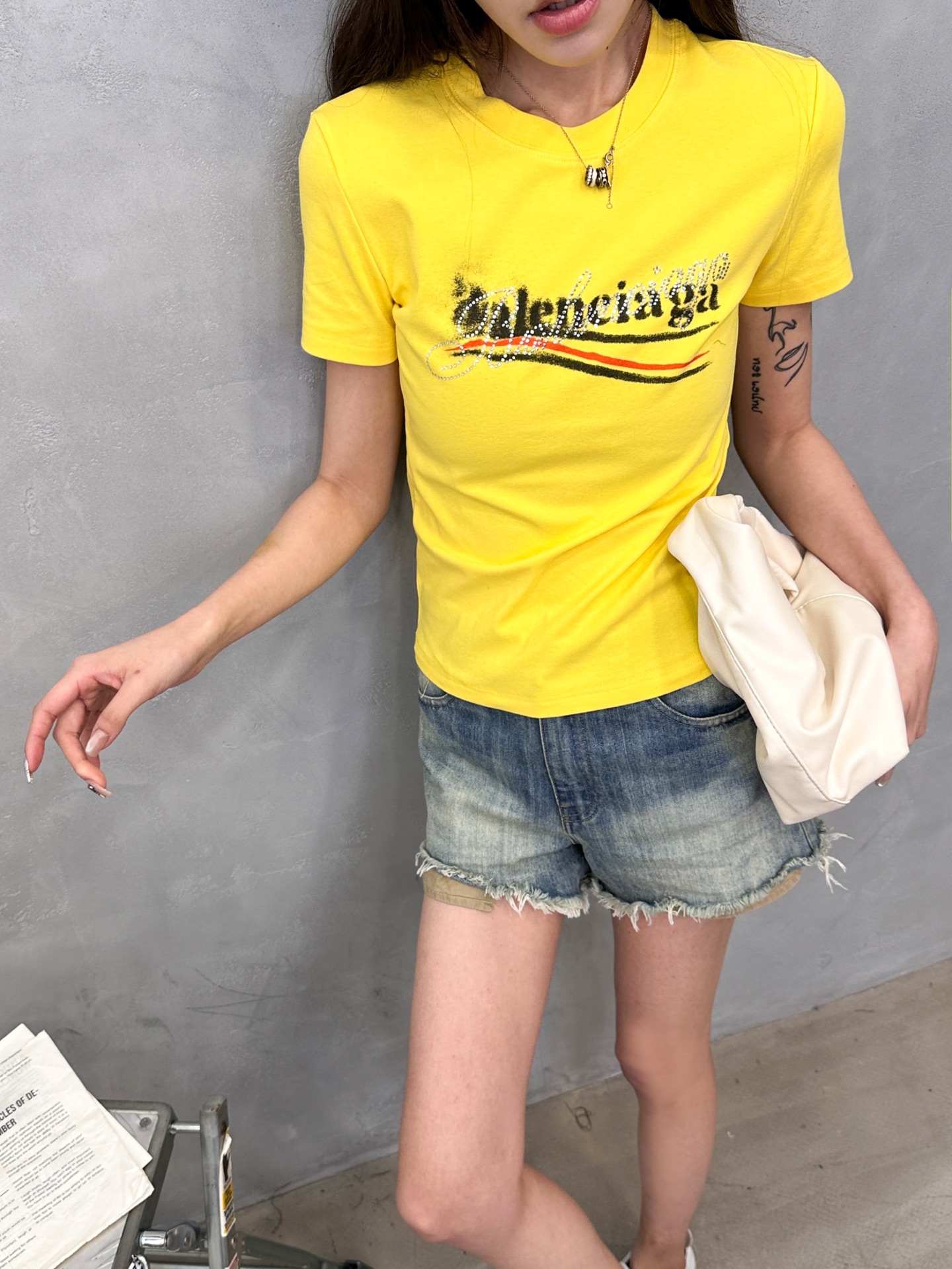 巴黎 ｜ 新款短袖t，成衣洗水炒色印花烫钻工艺，休闲时尚，尺码sml