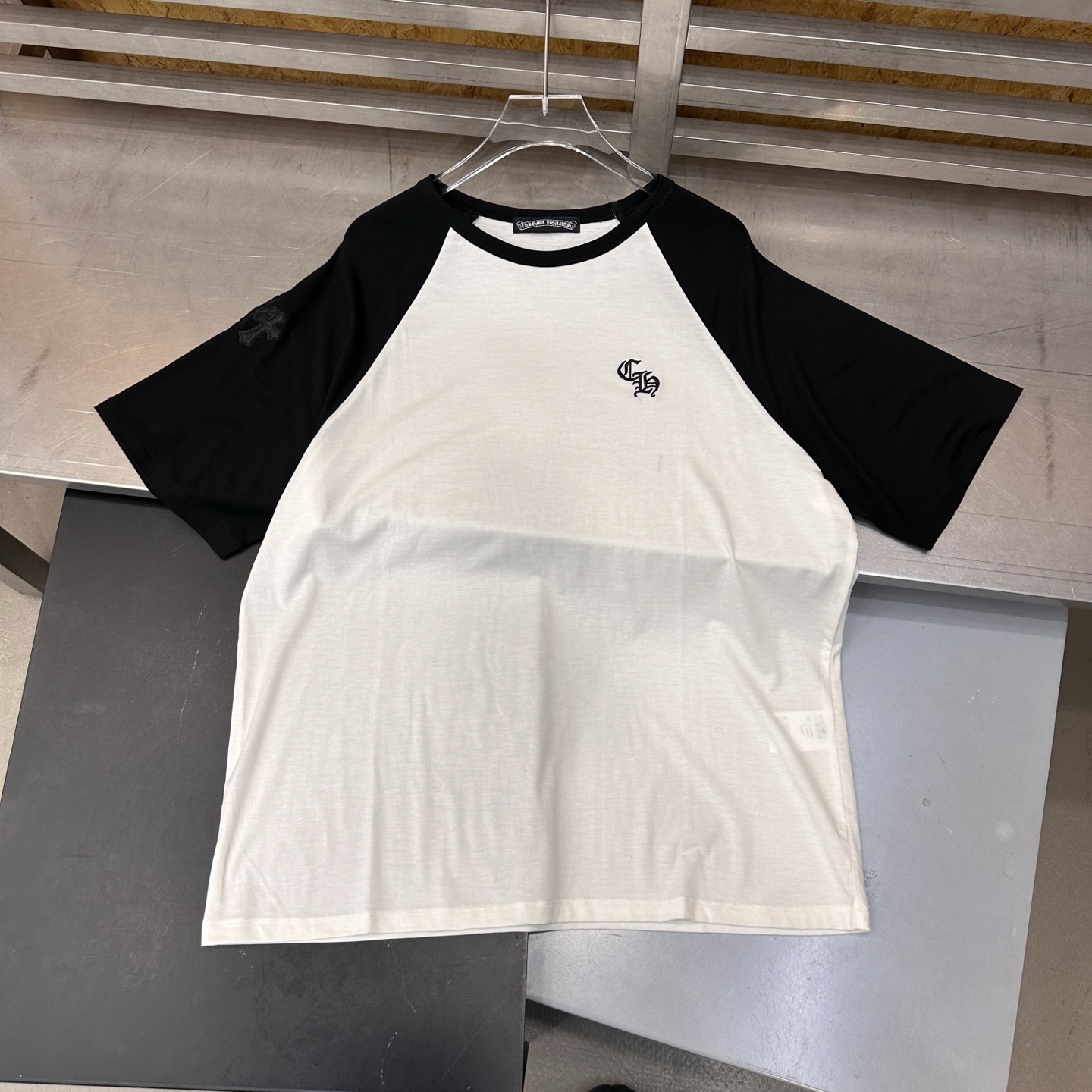 克罗心 ｜ 新款短袖t，成衣洗水固色加品牌经典刺绣标，日本进口莱赛尔羊毛面料高级感强，休闲时尚，尺码sm