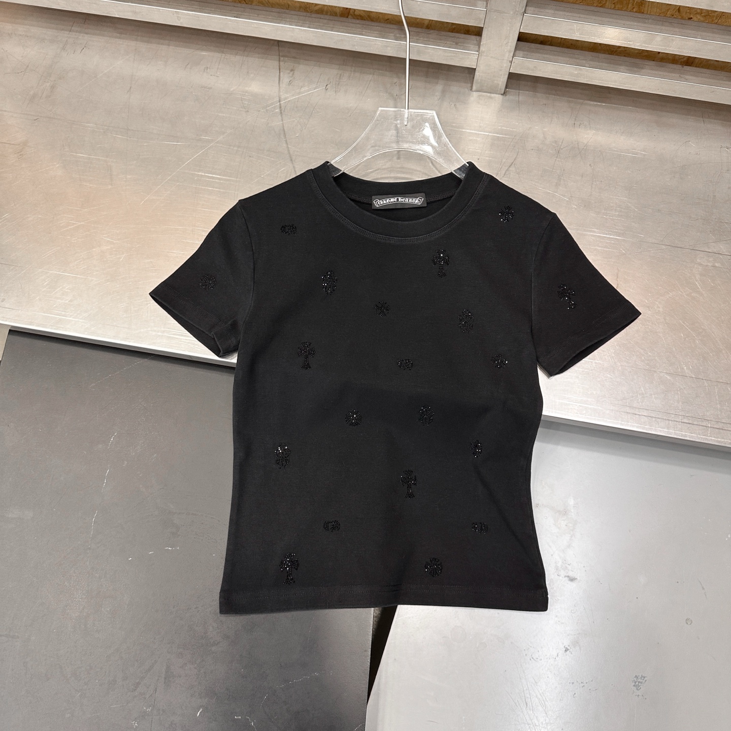 克罗心 ｜ 新款短袖t，成衣洗水炒色加全身烫钻工艺，休闲时尚，尺码sml