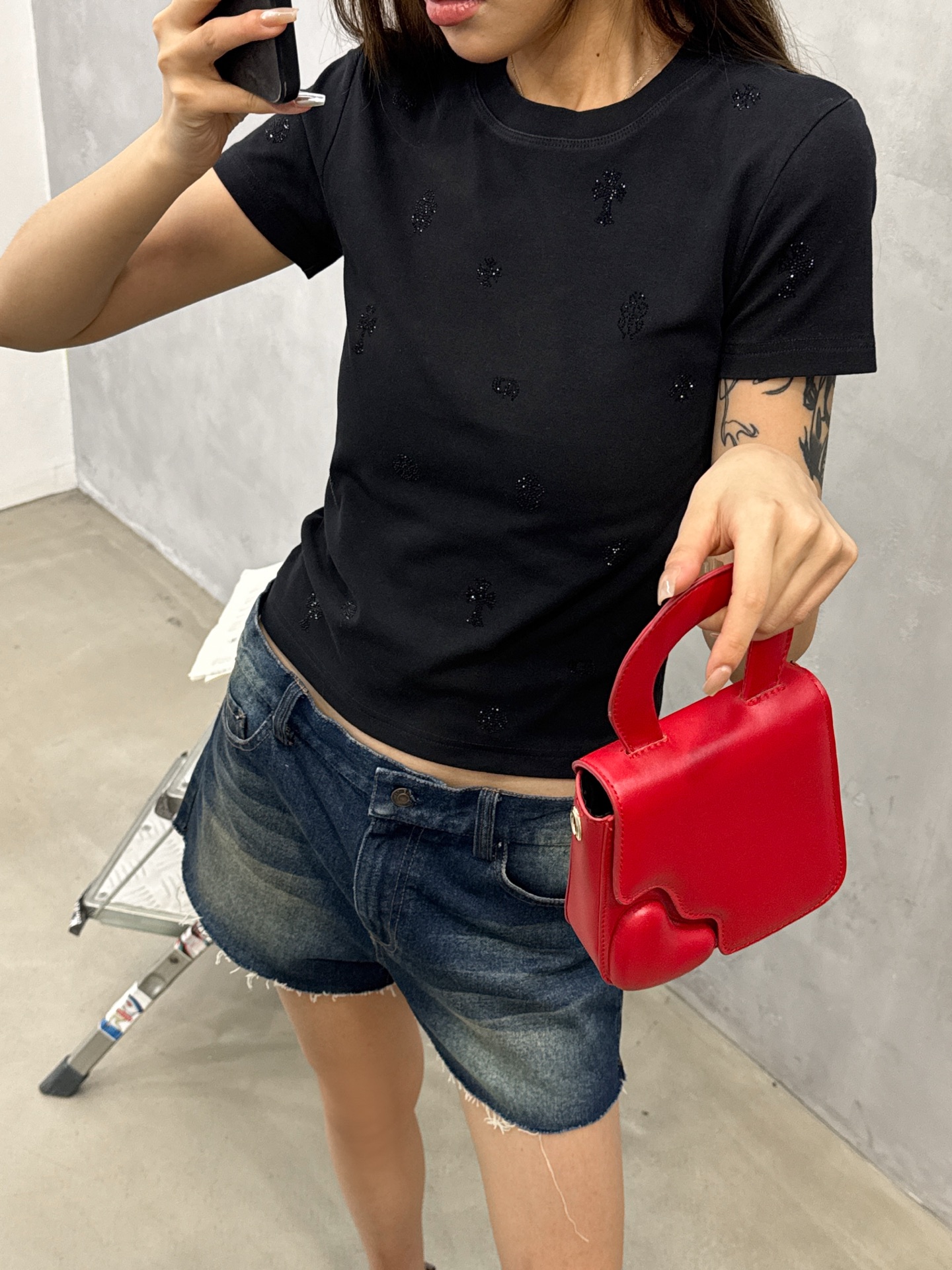 克罗心 ｜ 新款短袖t，成衣洗水炒色加全身烫钻工艺，休闲时尚，尺码sml