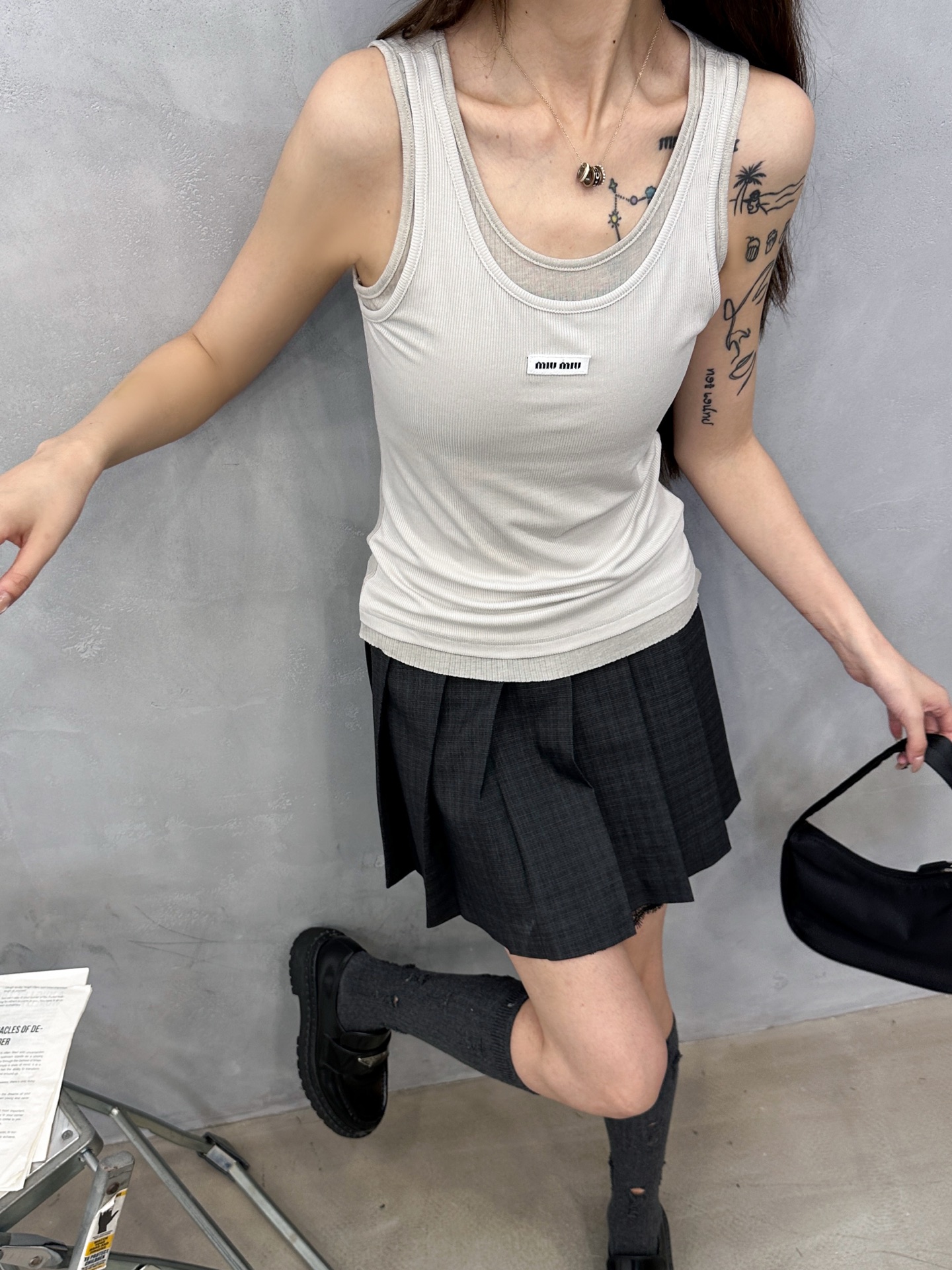 Miu ｜ 新款休闲背心，品牌经典刺绣标，进口莱赛尔羊毛面料，假两件款式做工，休闲时尚，尺码sml